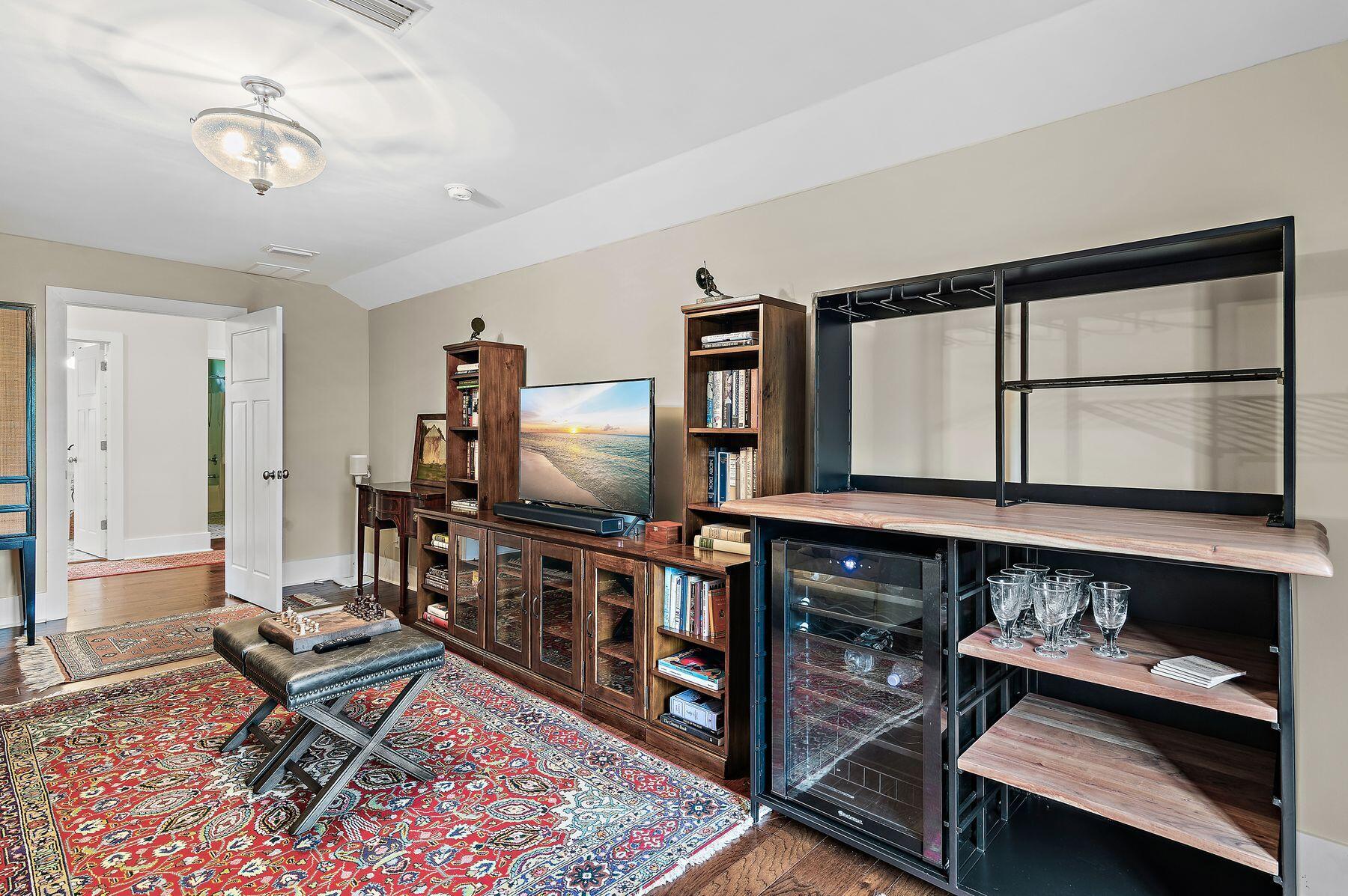 1406 Turtleback Trail