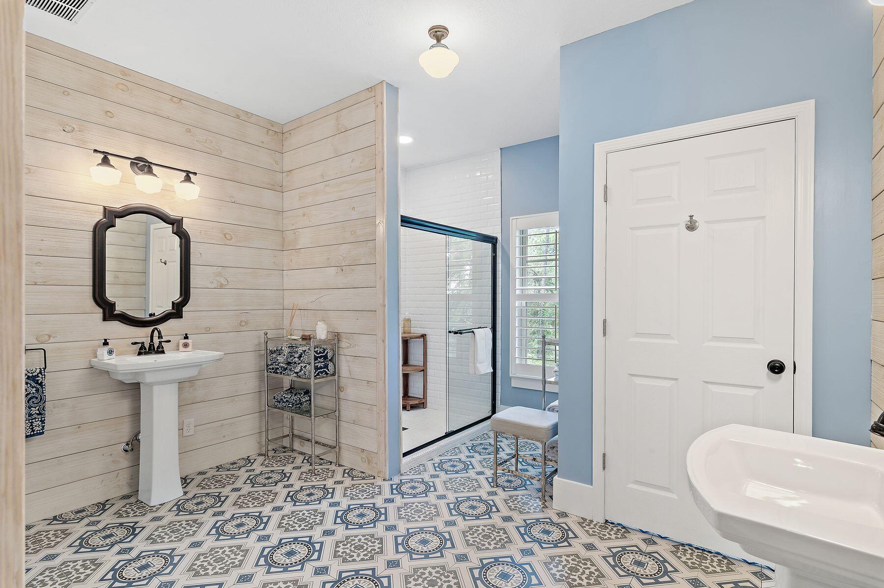 1406 Turtleback Trail