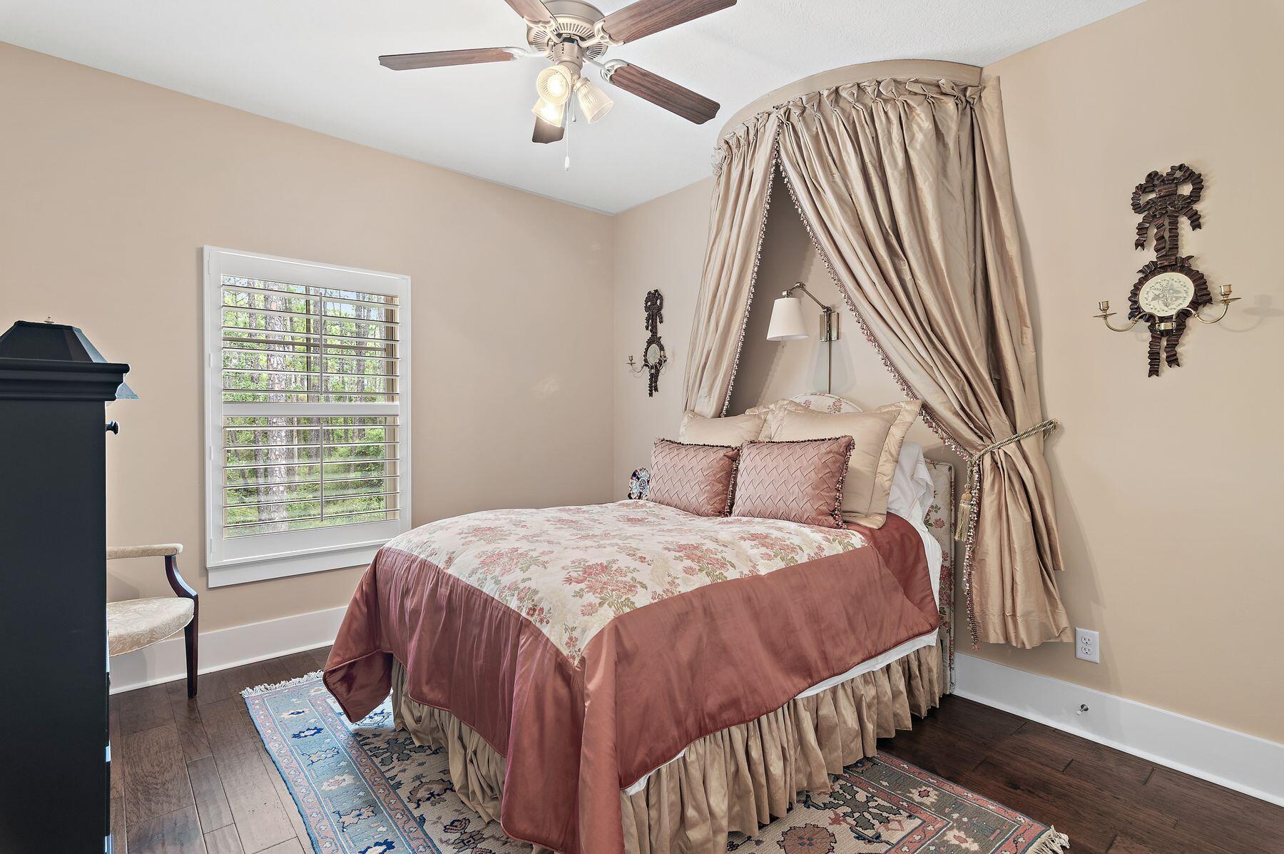 1406 Turtleback Trail