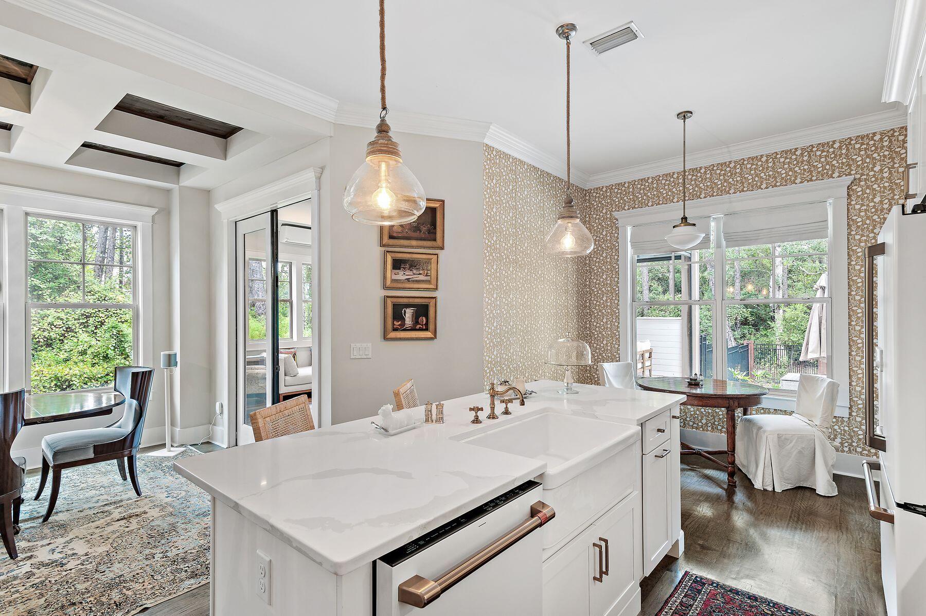 1406 Turtleback Trail