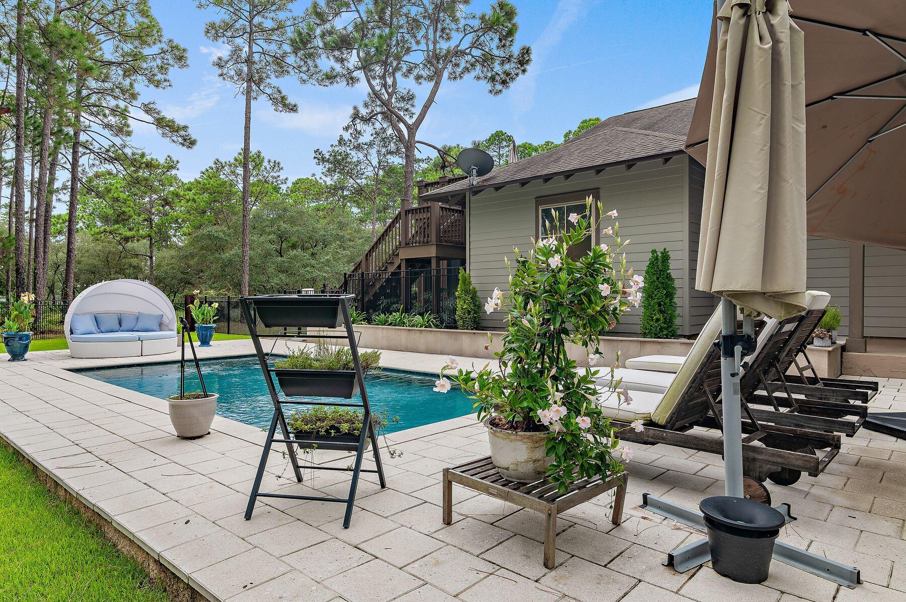 1406 Turtleback Trail