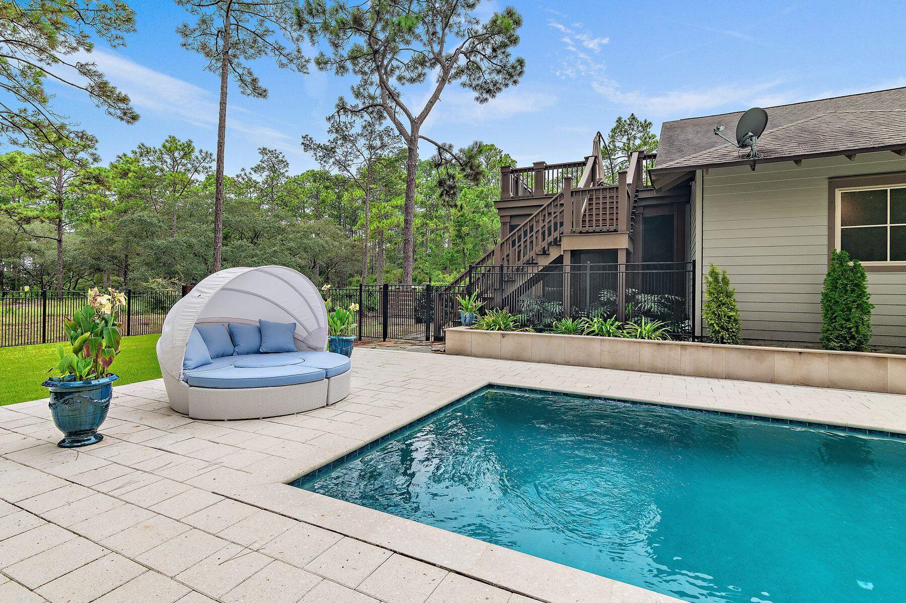 1406 Turtleback Trail