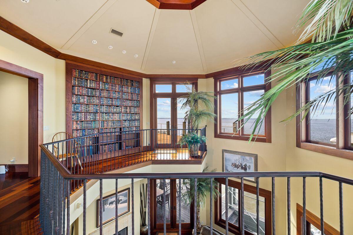 281 Grove Lane