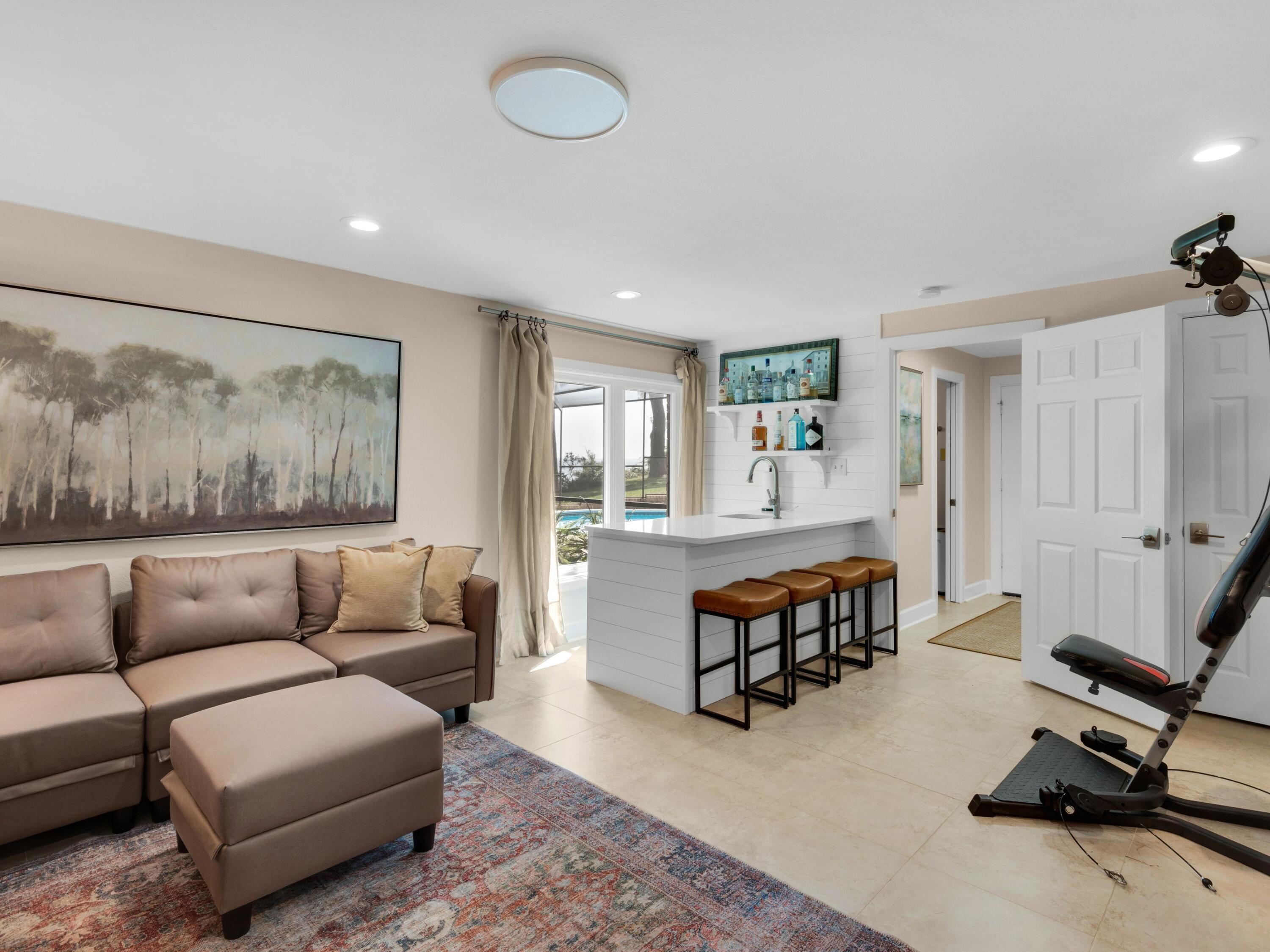 6530 Scenic Highway