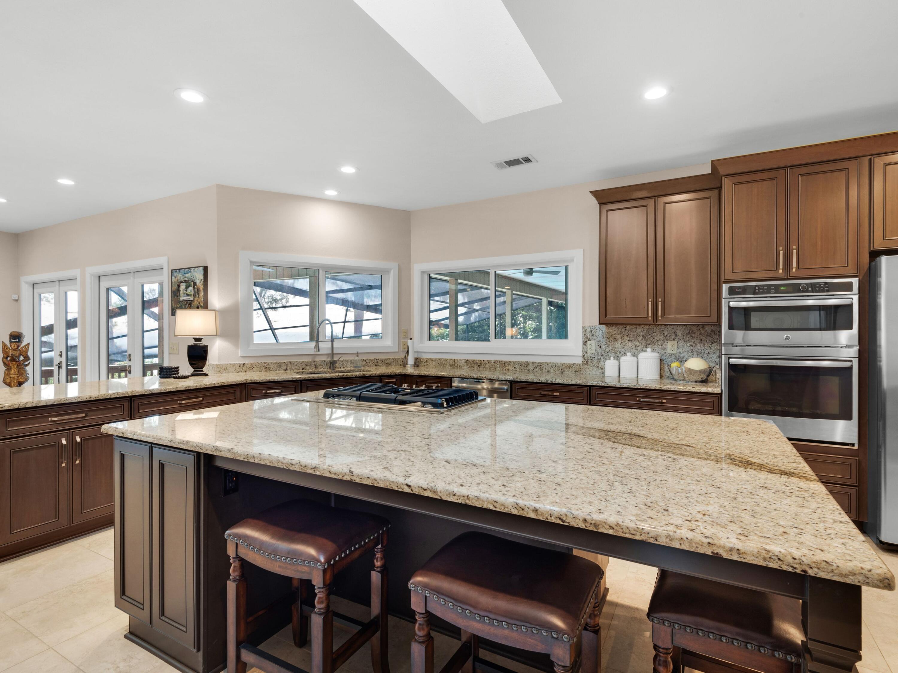 6530 Scenic Highway