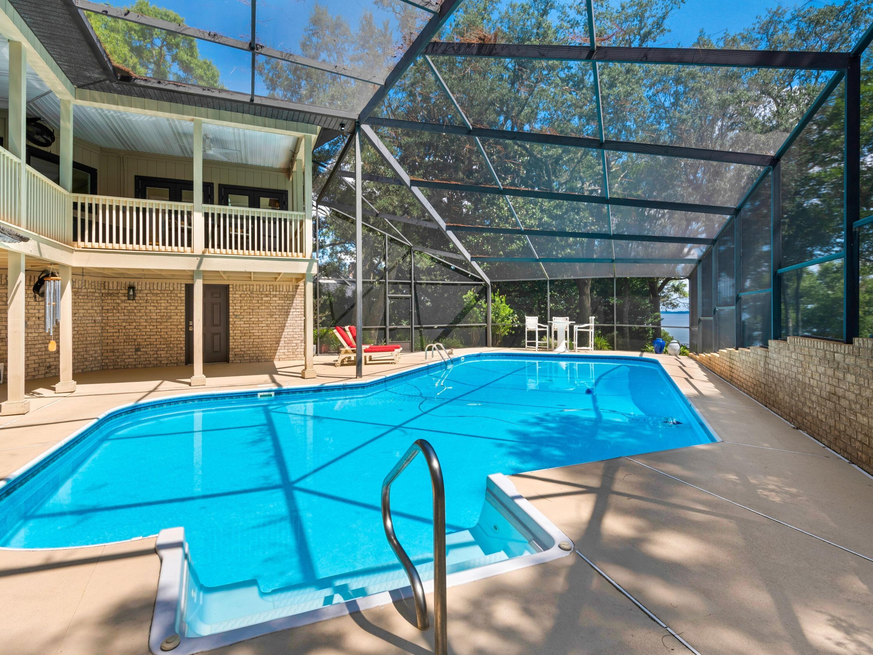 6530 Scenic Highway
