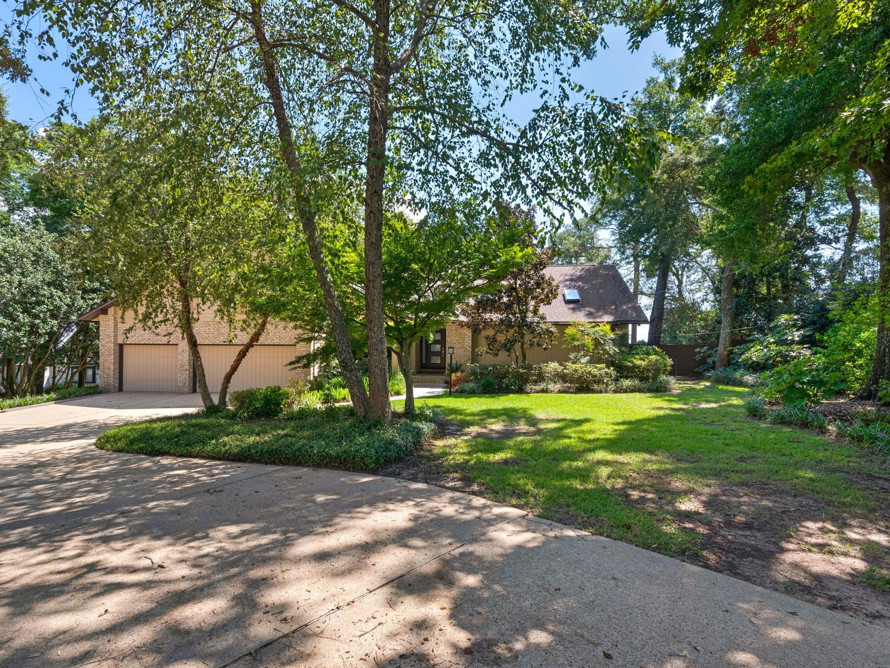 6530 Scenic Highway