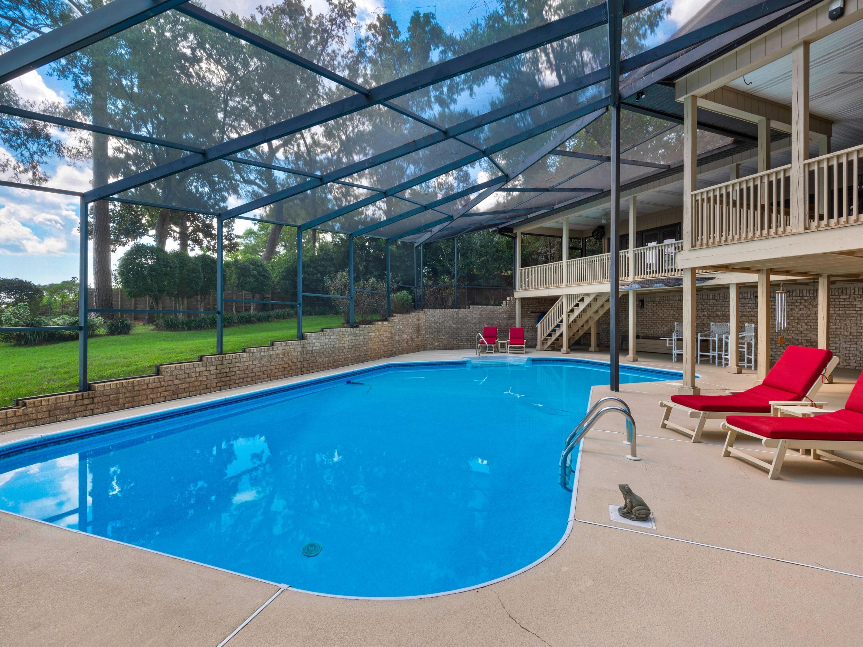 6530 Scenic Highway