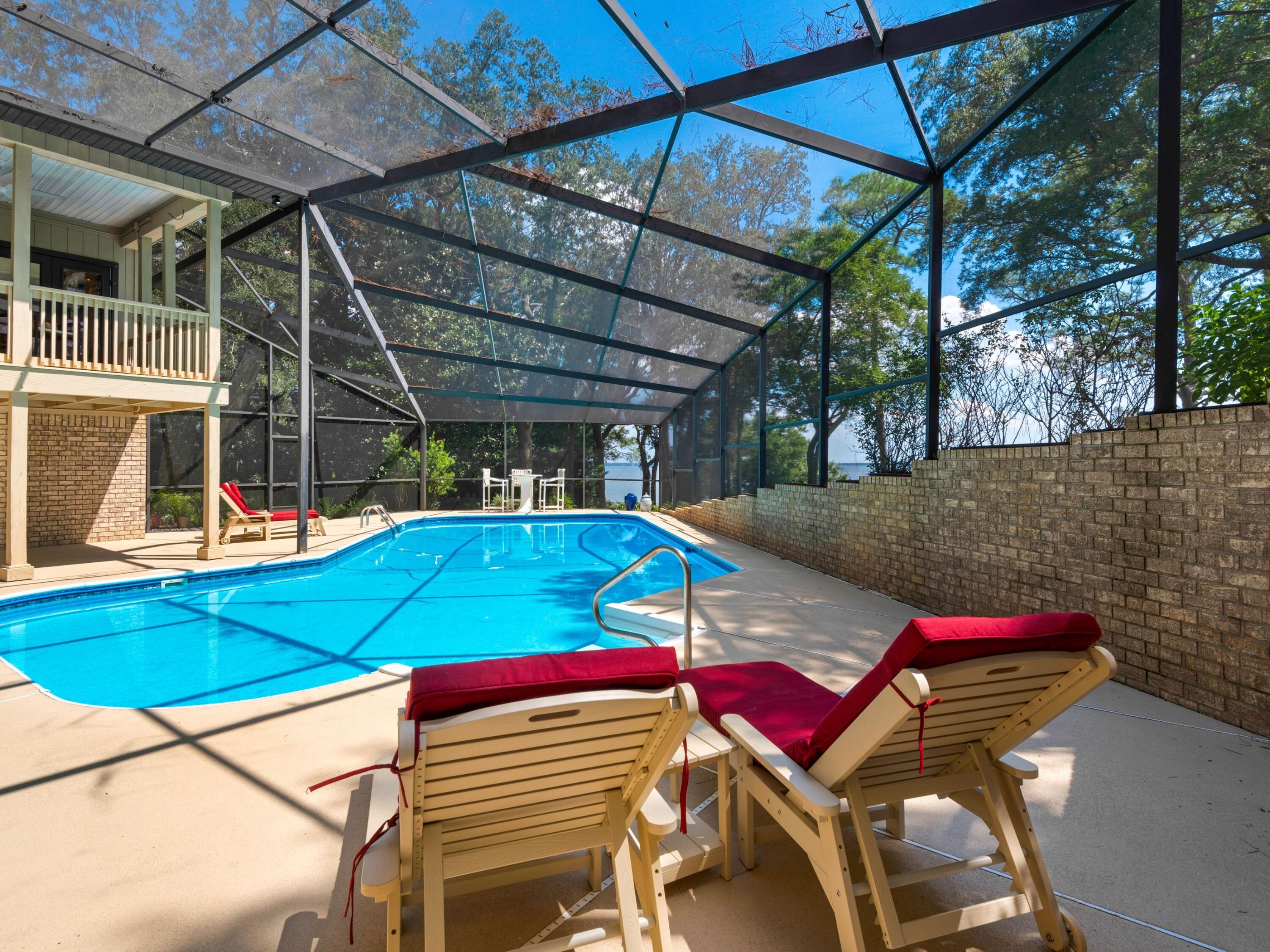 6530 Scenic Highway