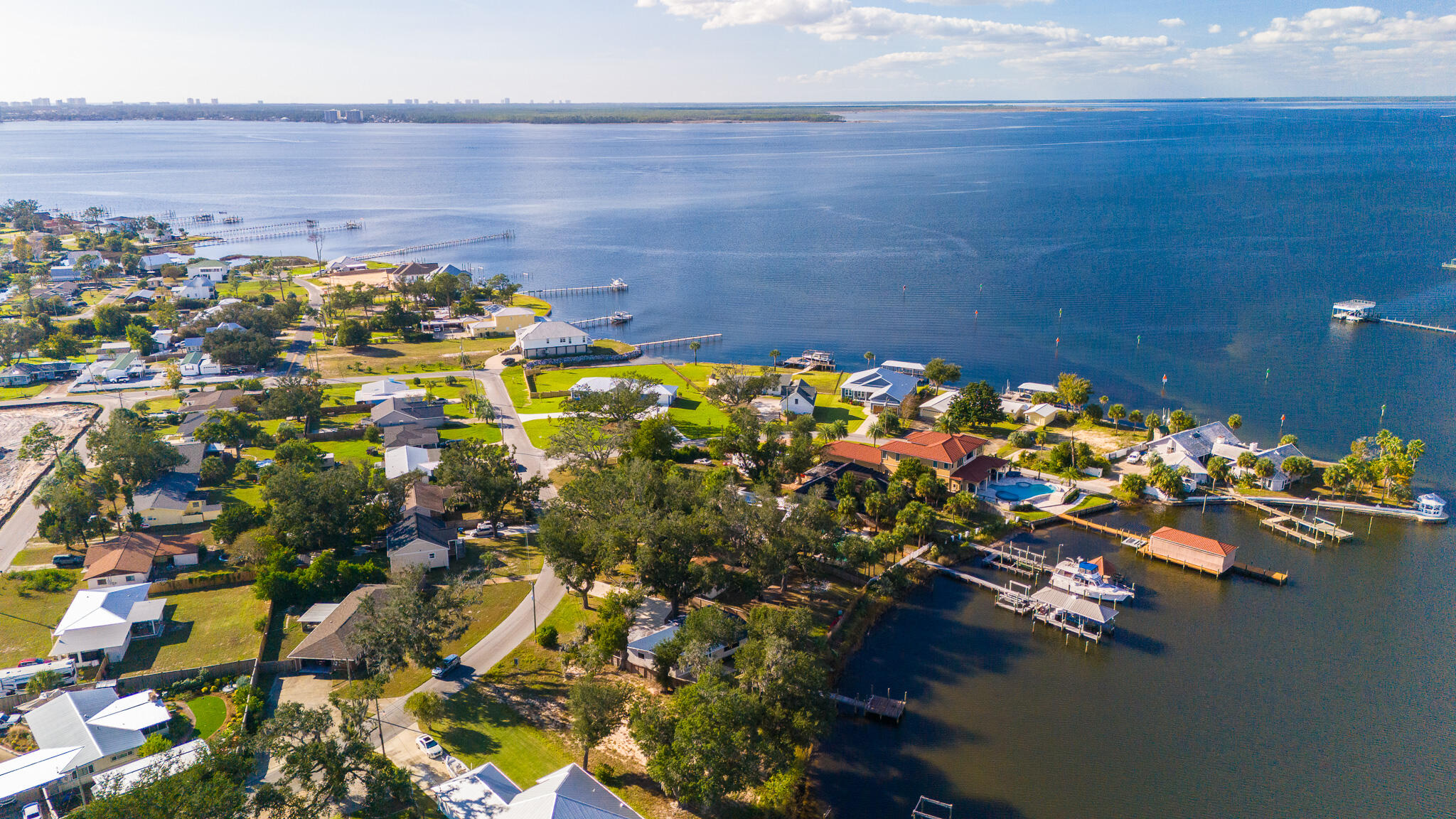 3711 Shoreline Circle
