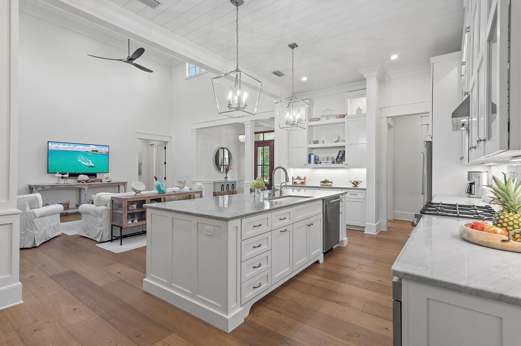 1612 Lost Cove Lane