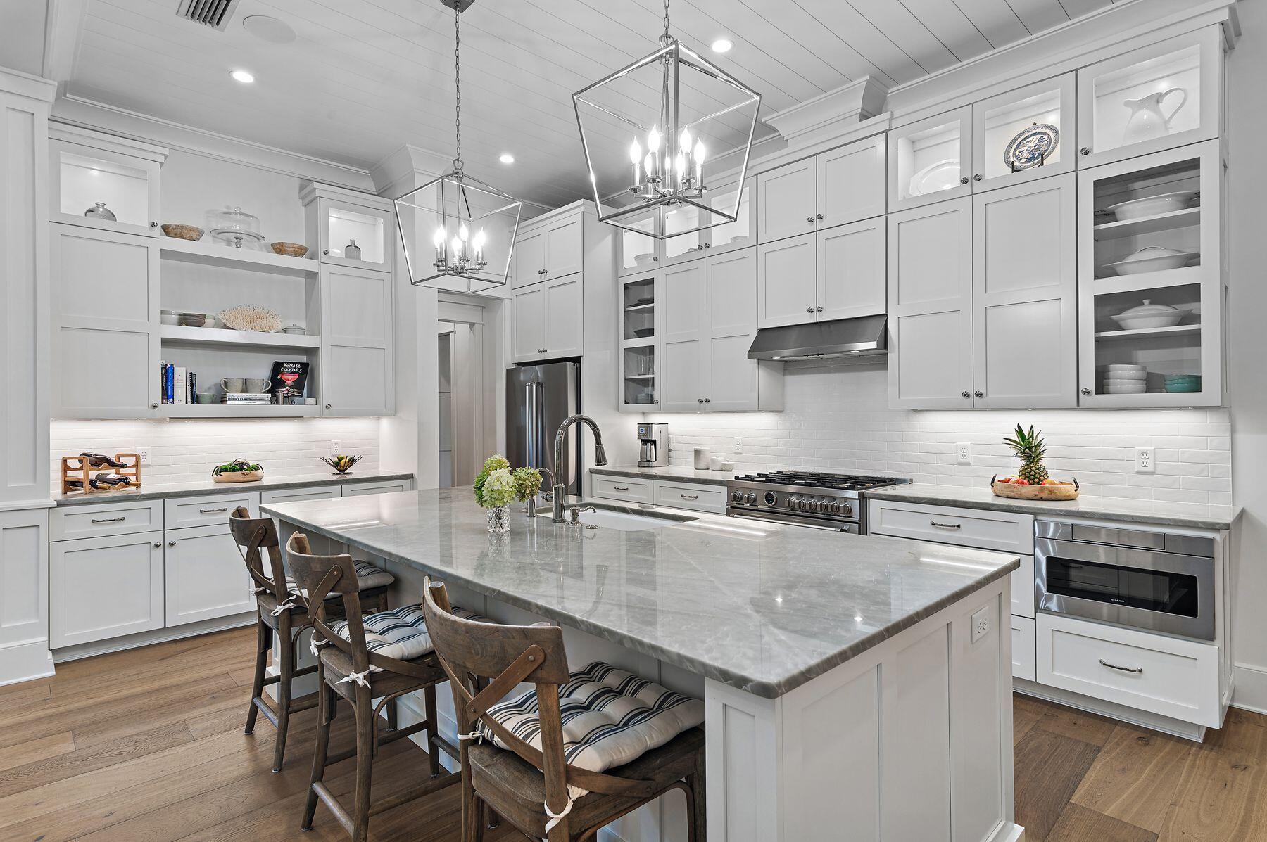 1612 Lost Cove Lane