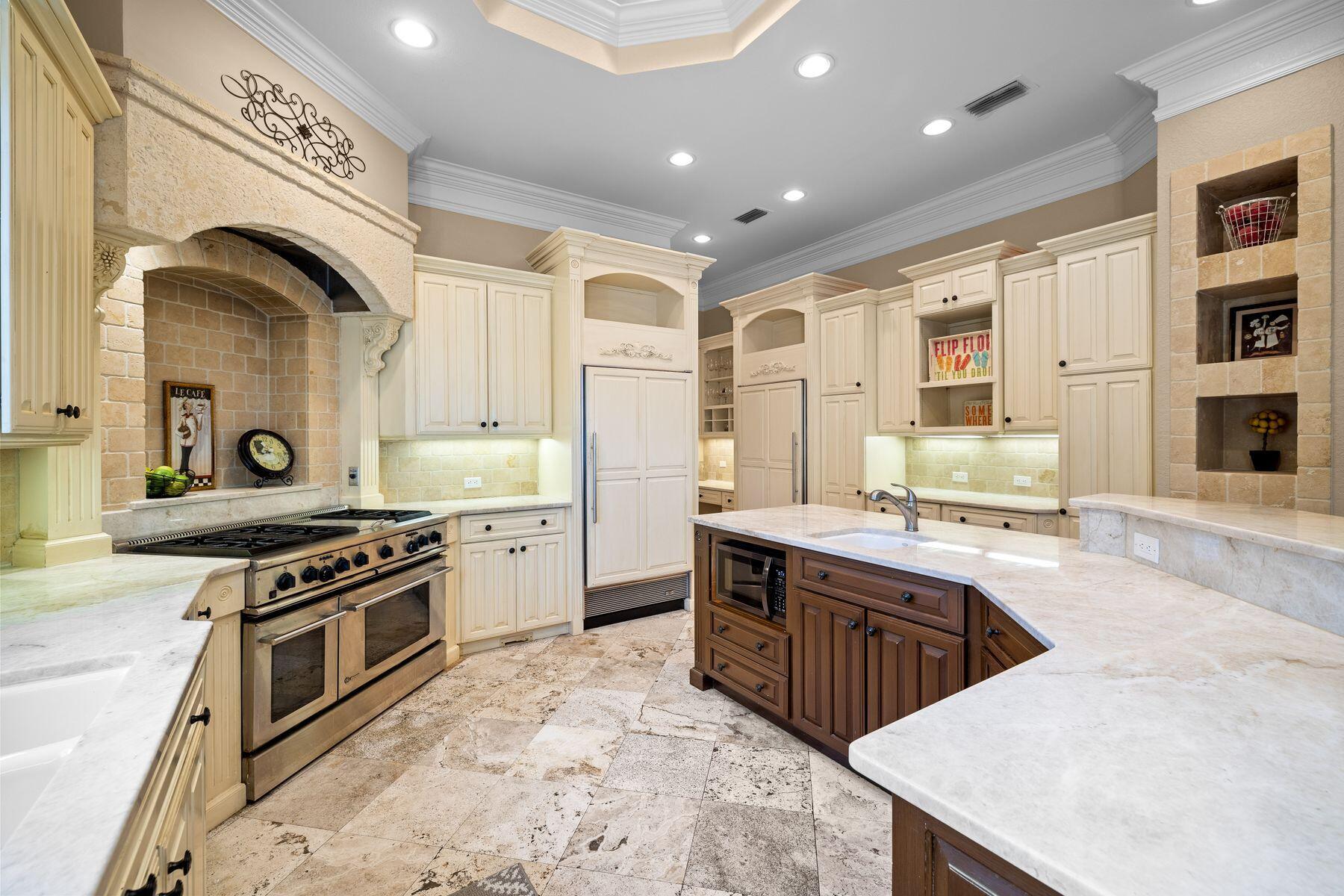 4511 Sawgrass Way