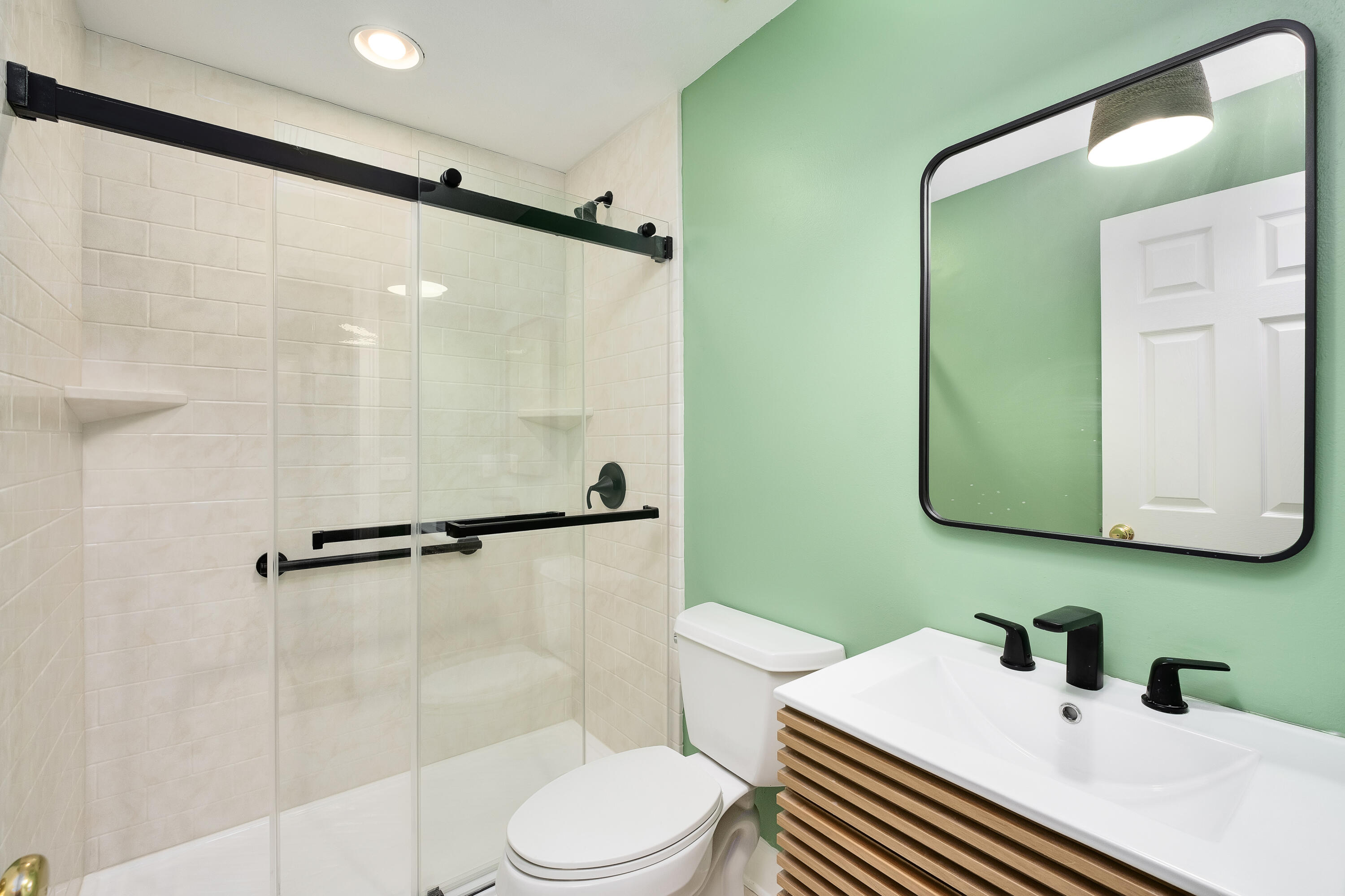 223 Durango Road, 3B