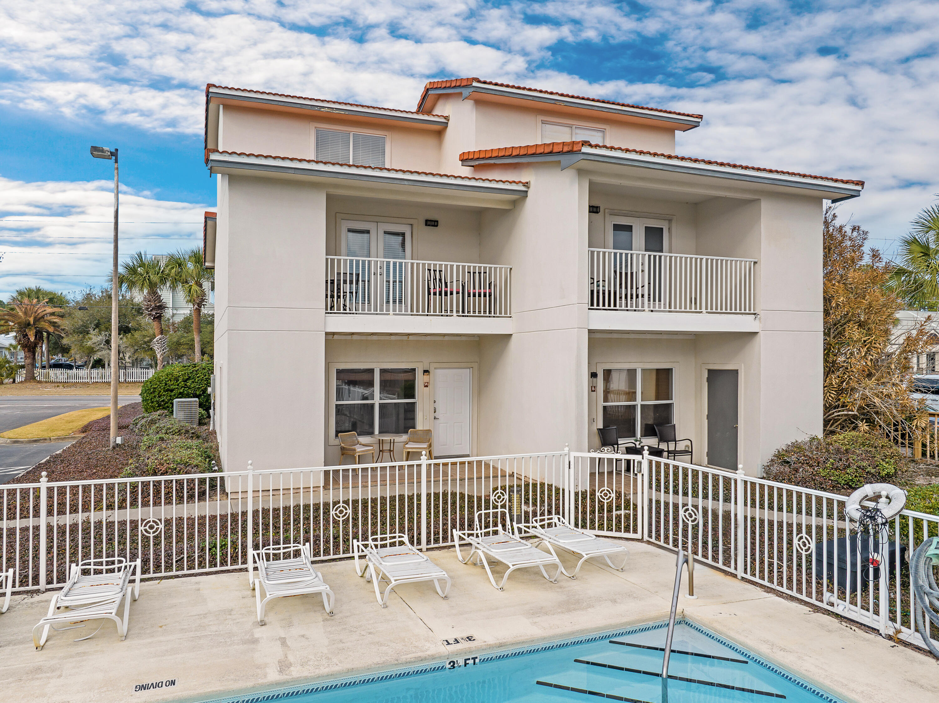 3668 East County Highway 30A, Townhouse A