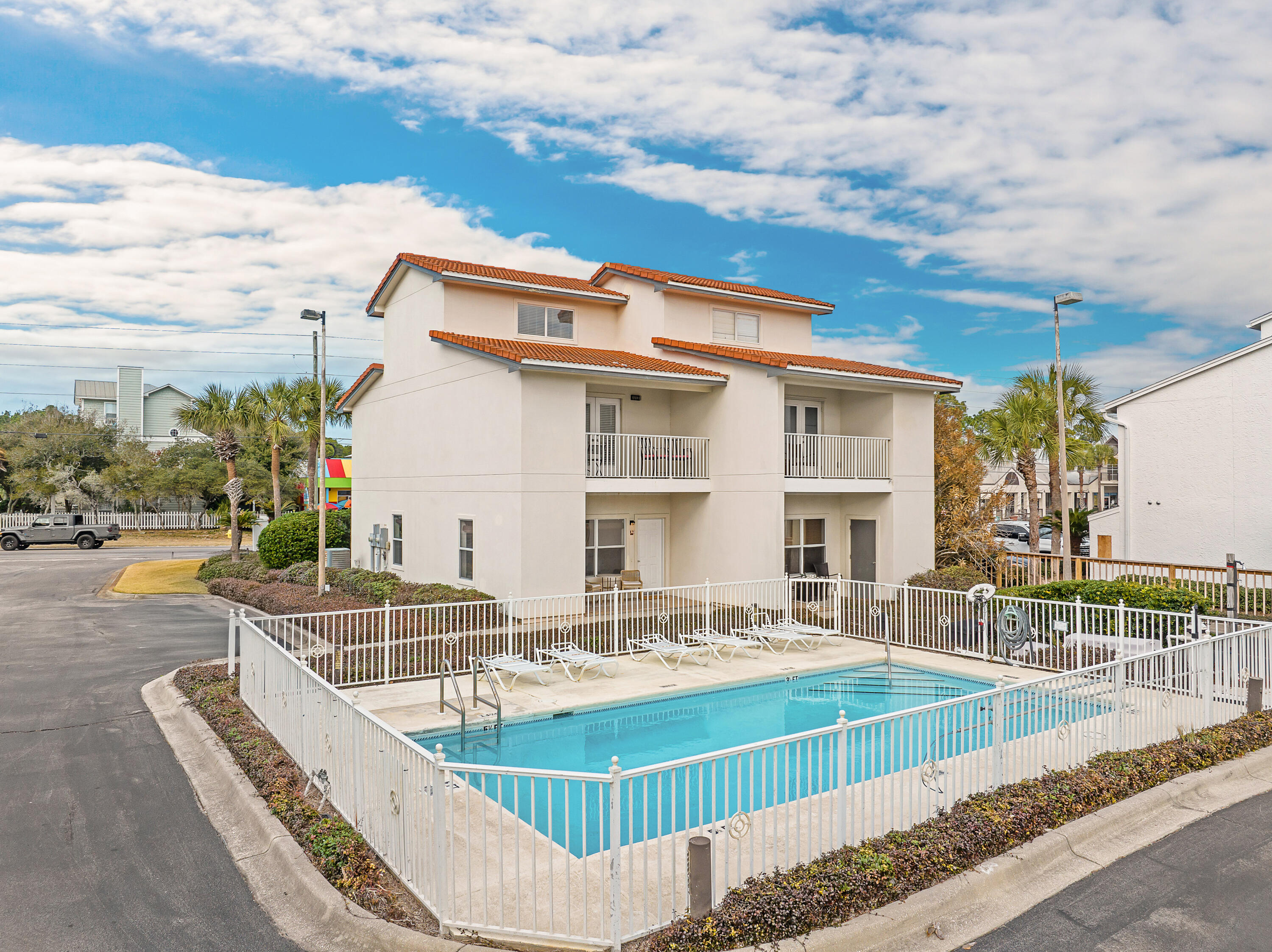 3668 East County Highway 30A, Townhouse A