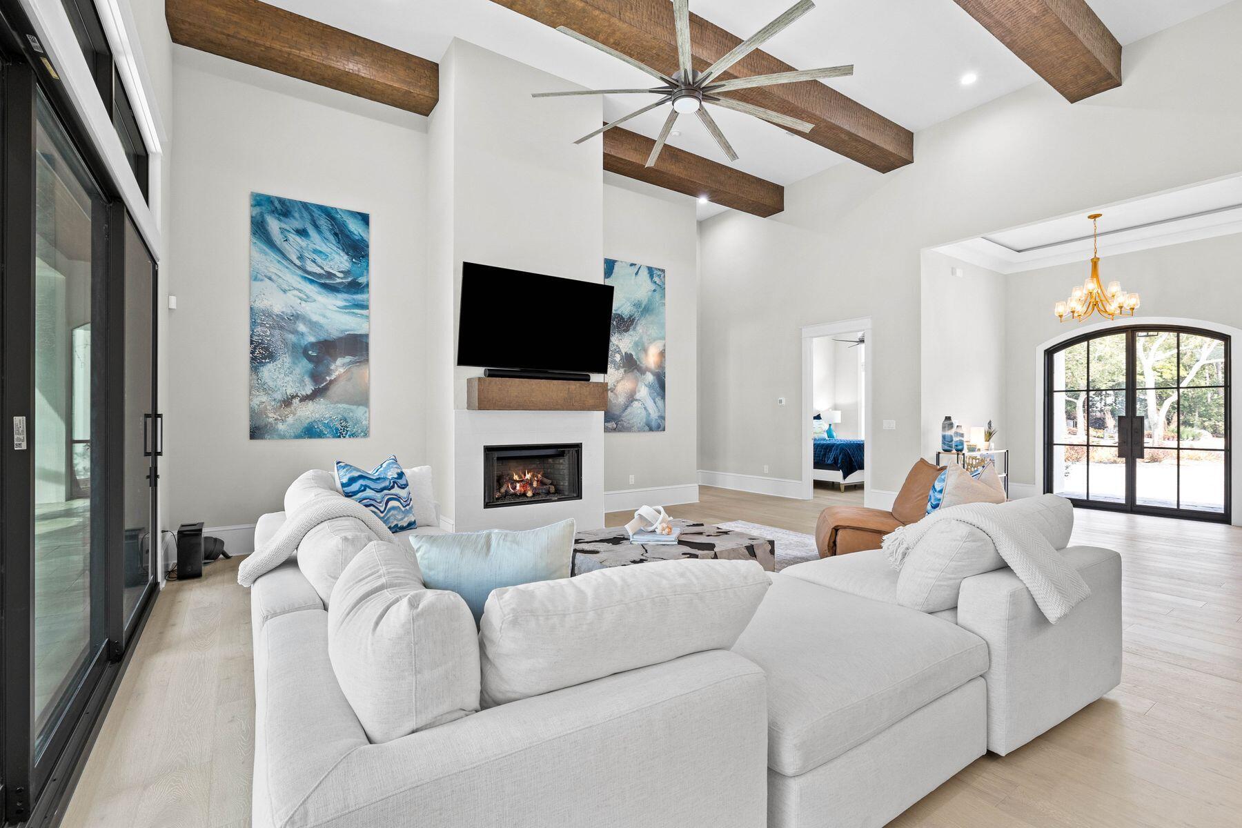 2939 Pine Valley Drive