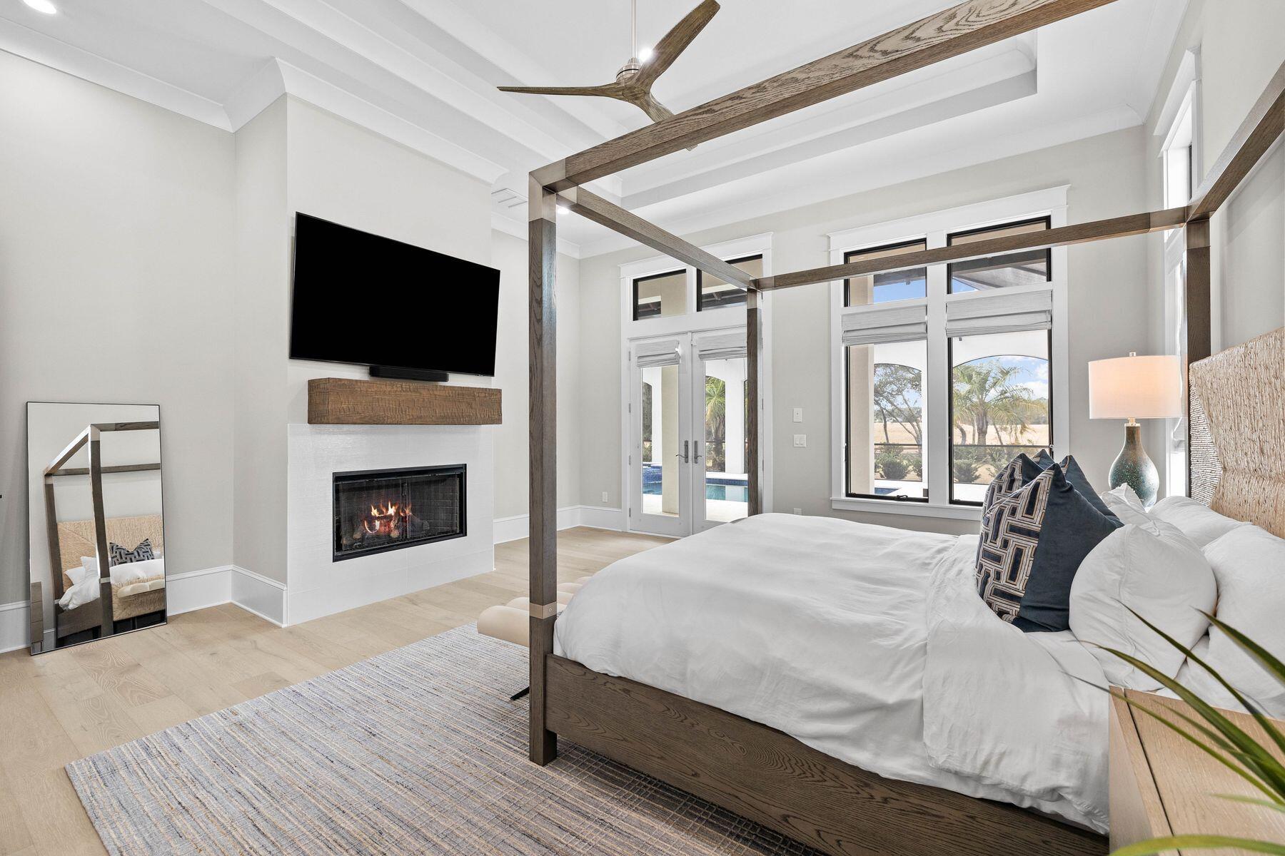2939 Pine Valley Drive