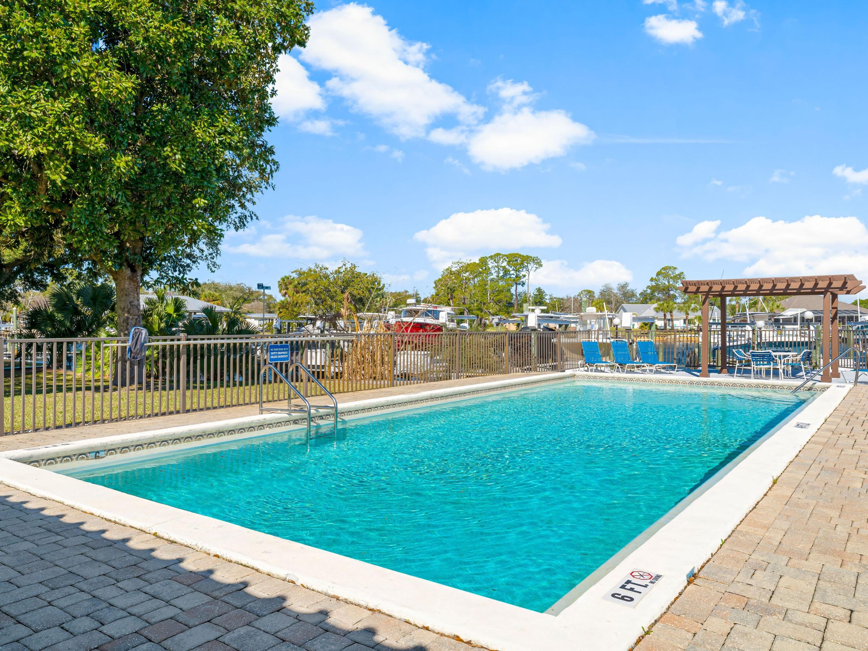 425 Bayshore Drive, 18