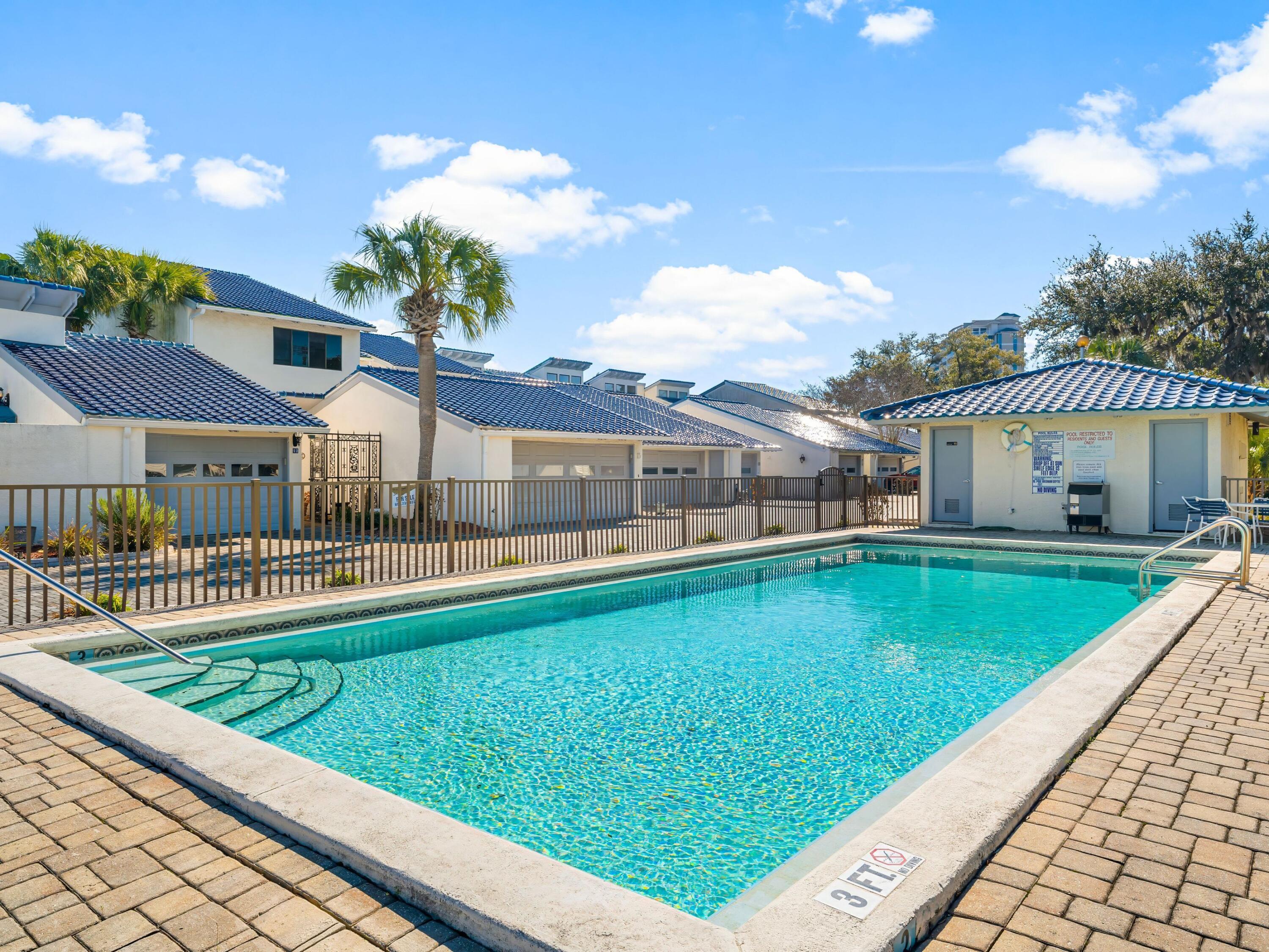 425 Bayshore Drive, 18