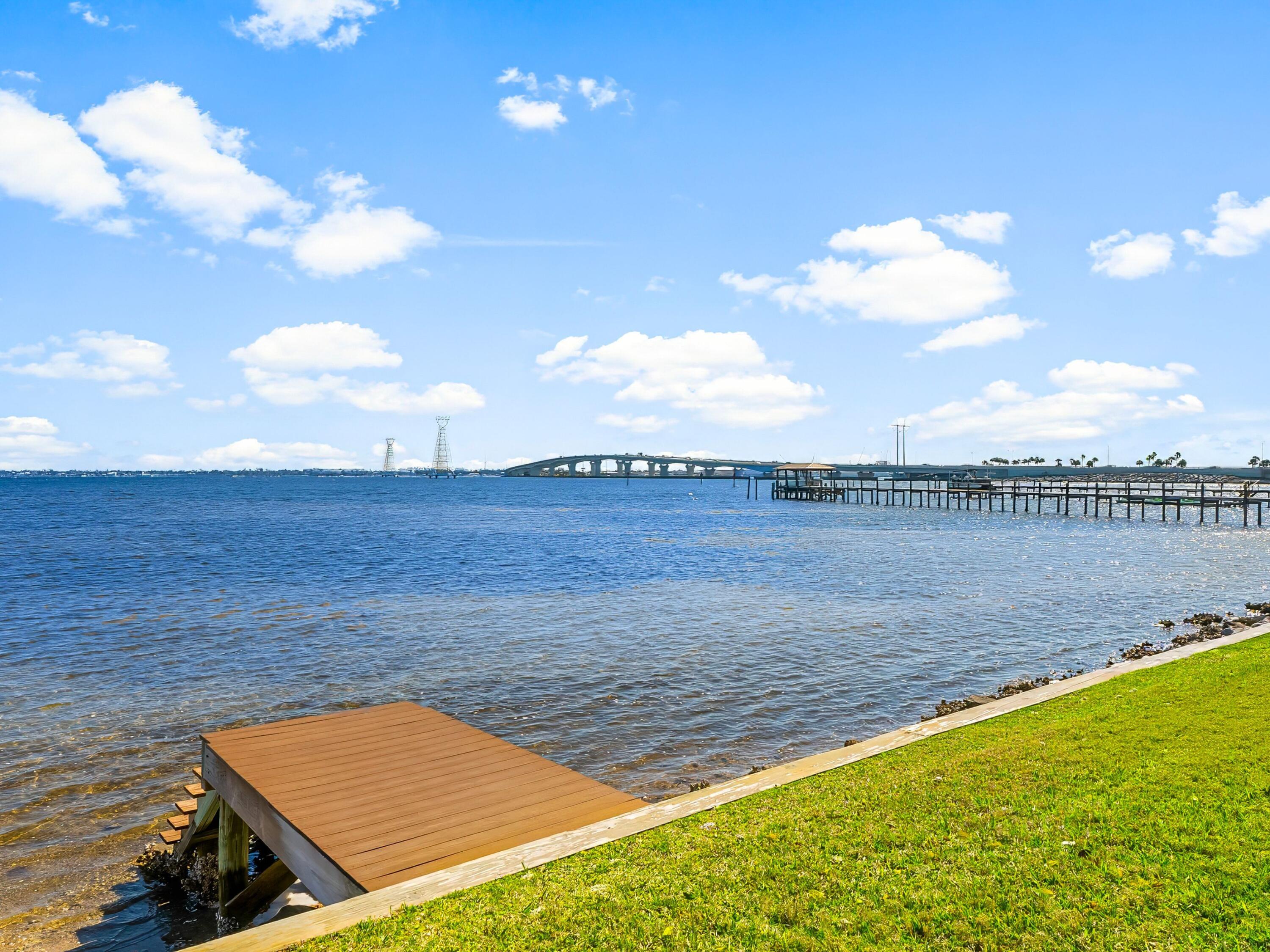 425 Bayshore Drive, 18