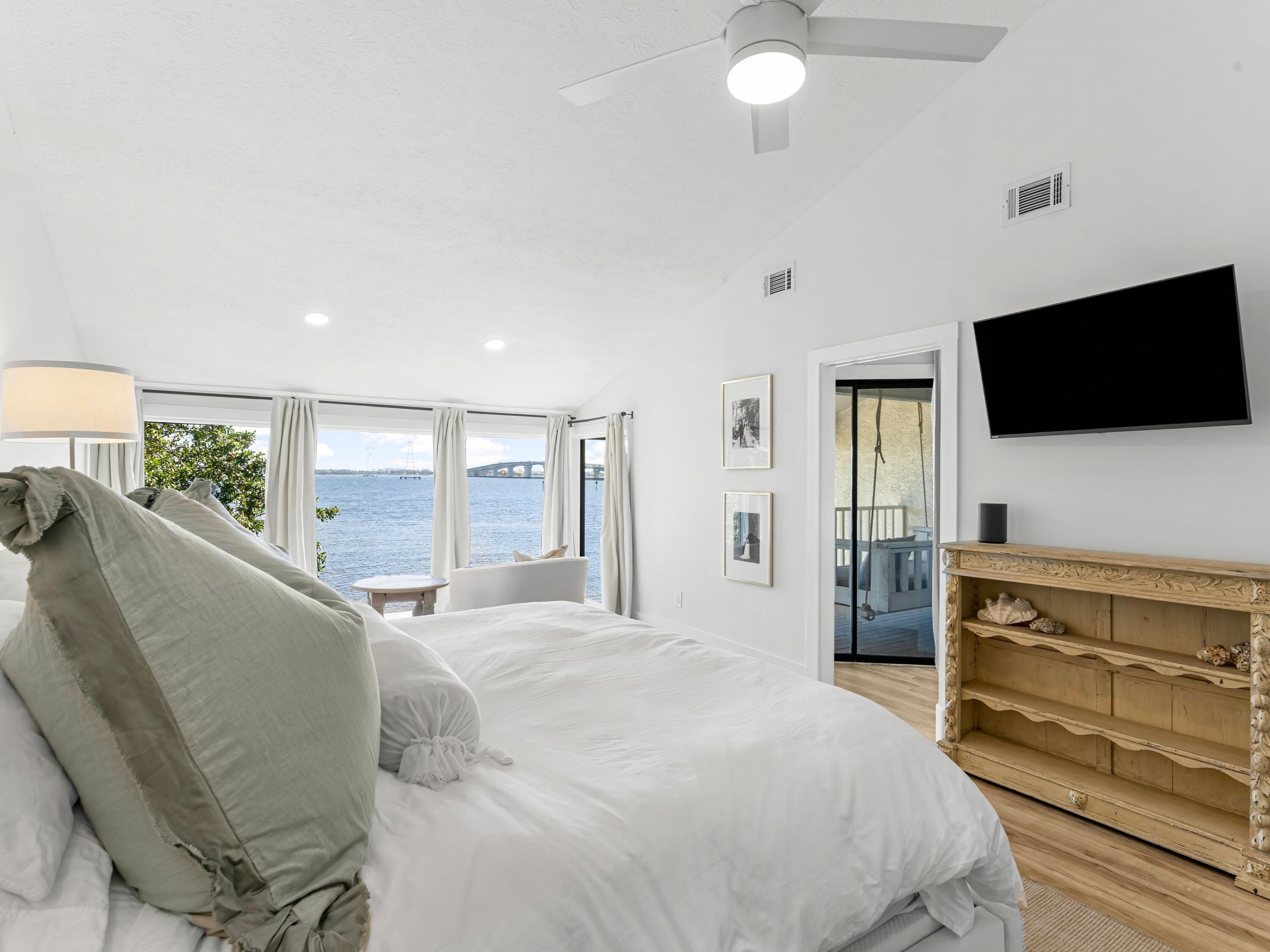 425 Bayshore Drive, 18