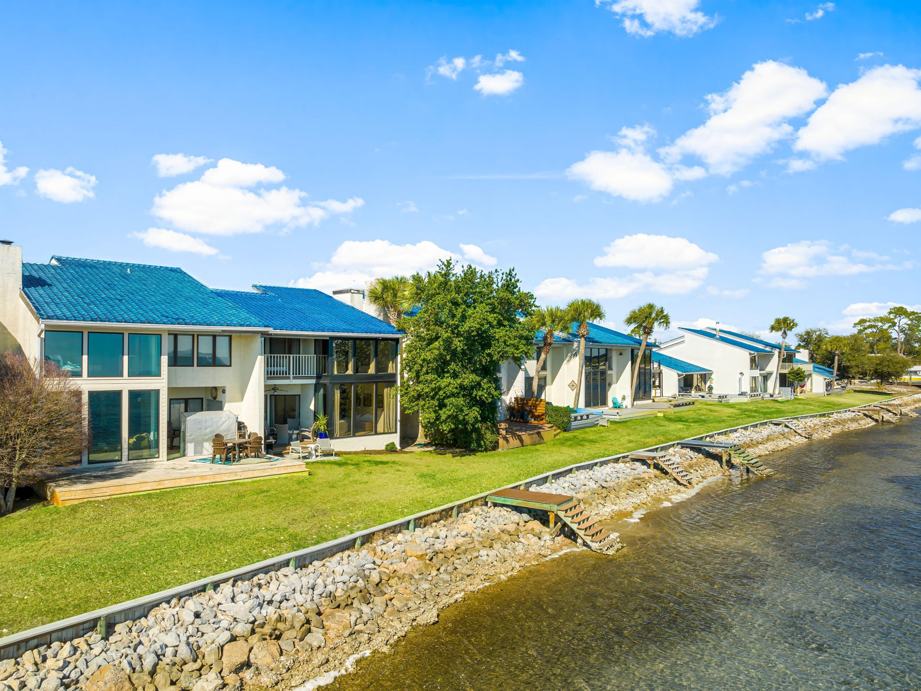 425 Bayshore Drive, 18