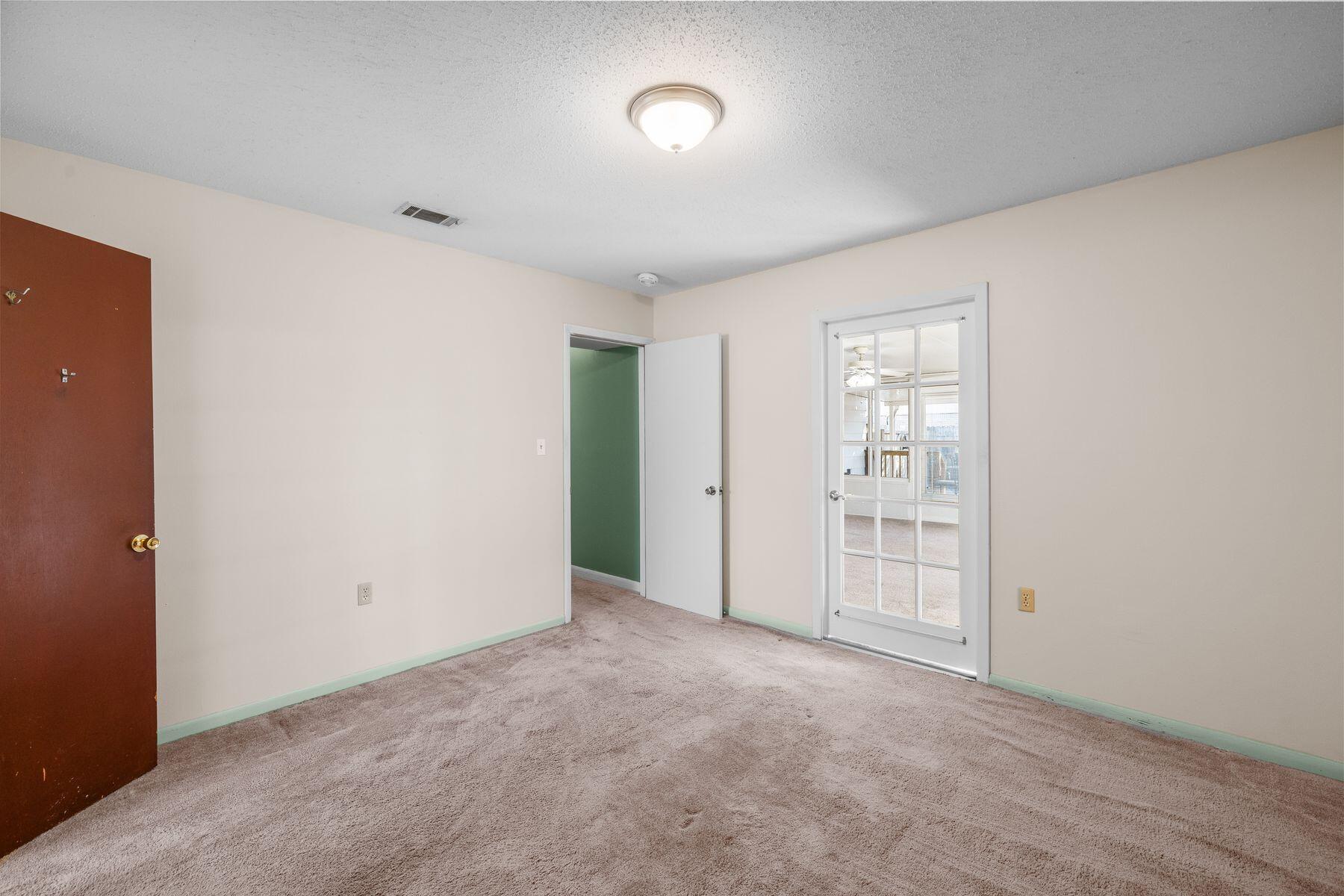 46 NW Reed Place