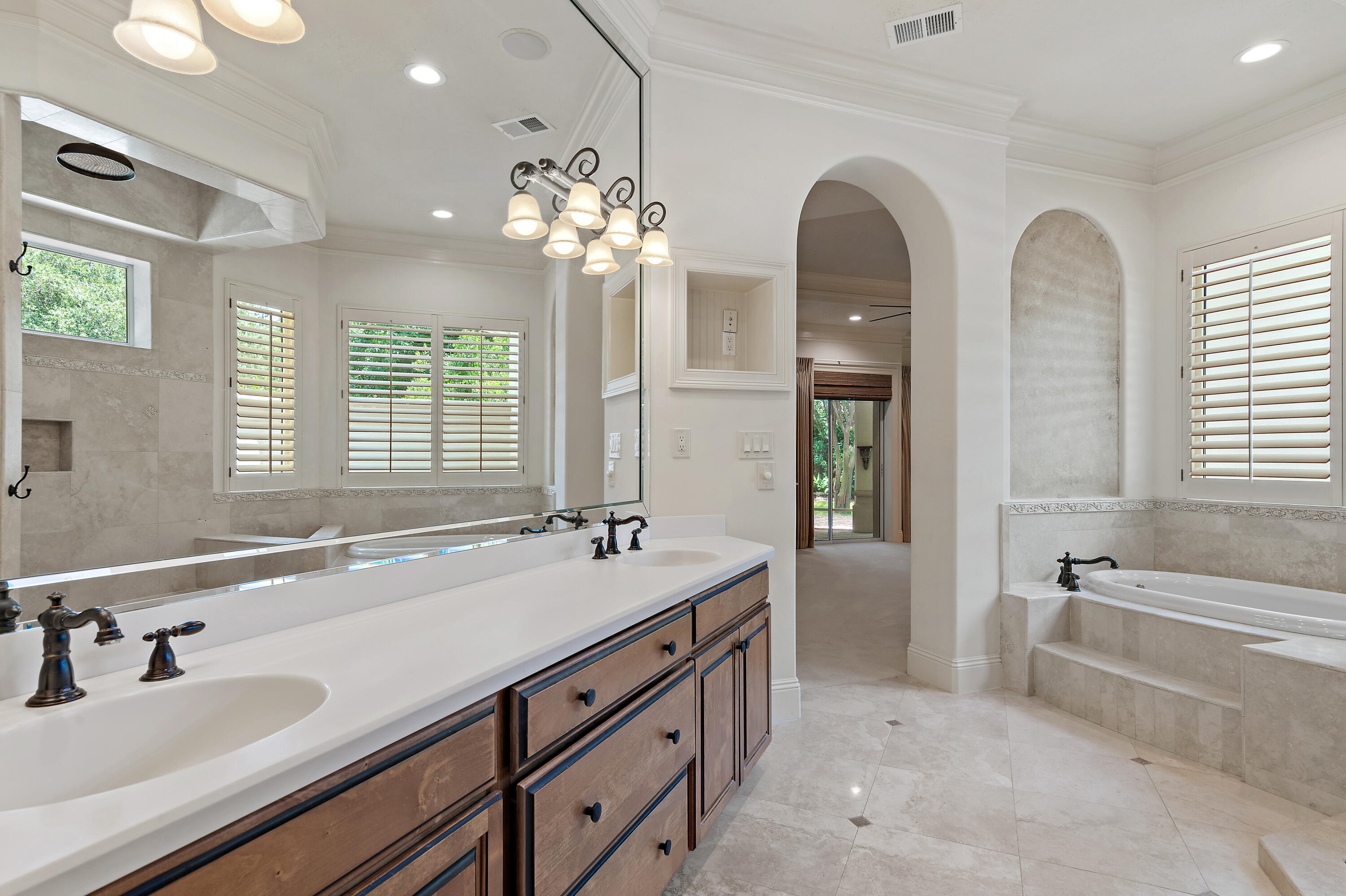 6345 Augusta Cove