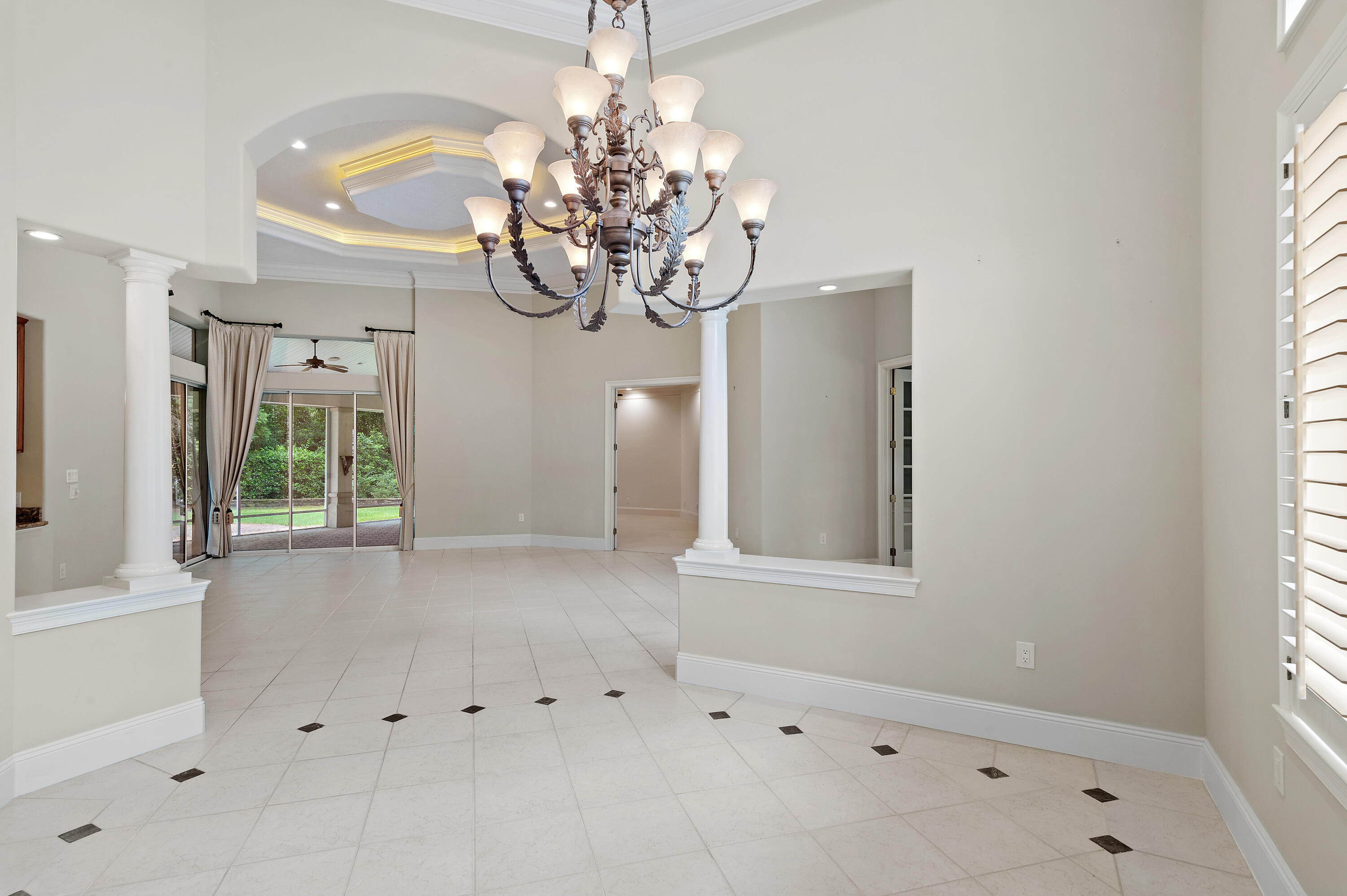 6345 Augusta Cove