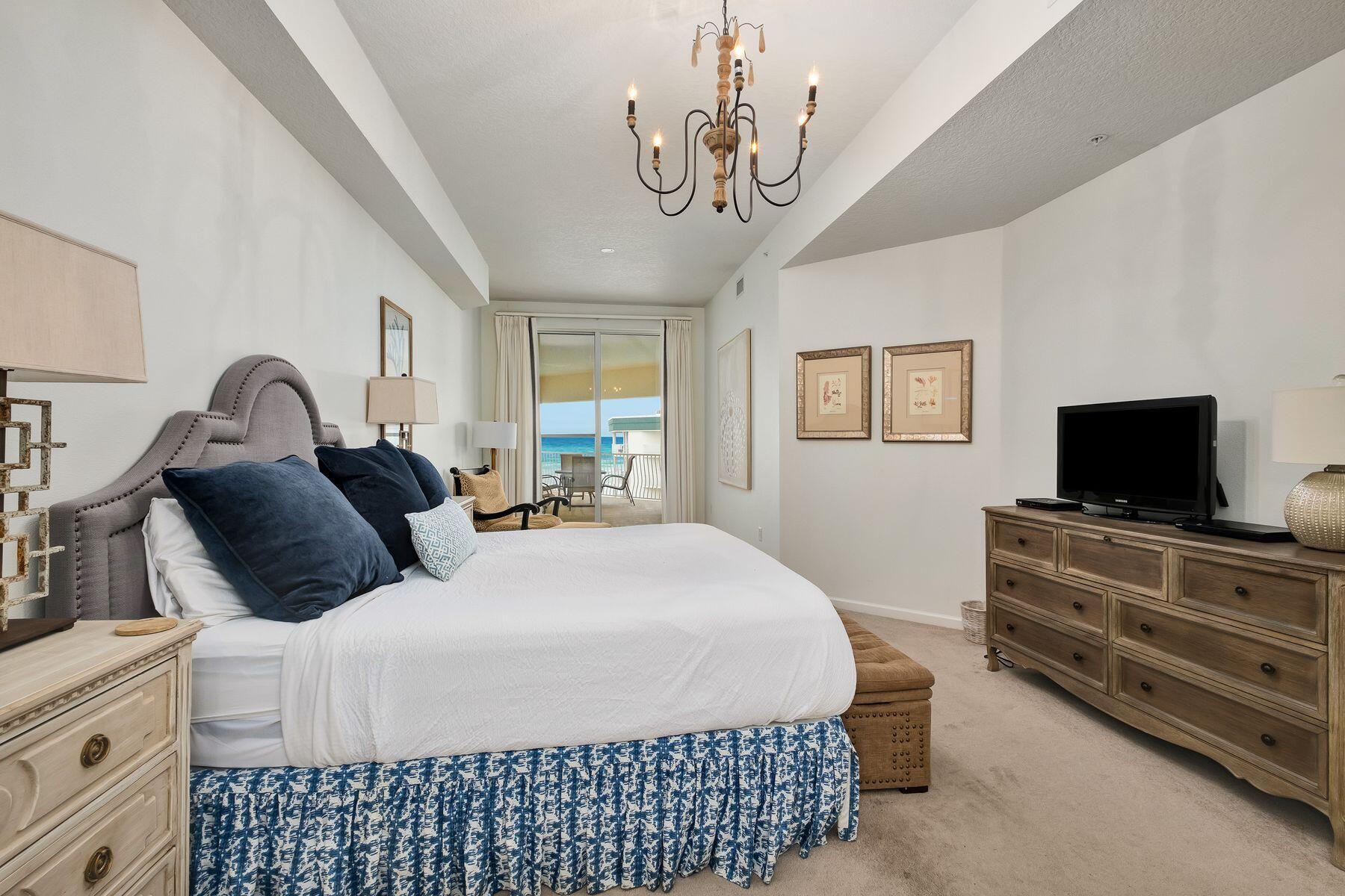 15 Chivas Lane, # 404A