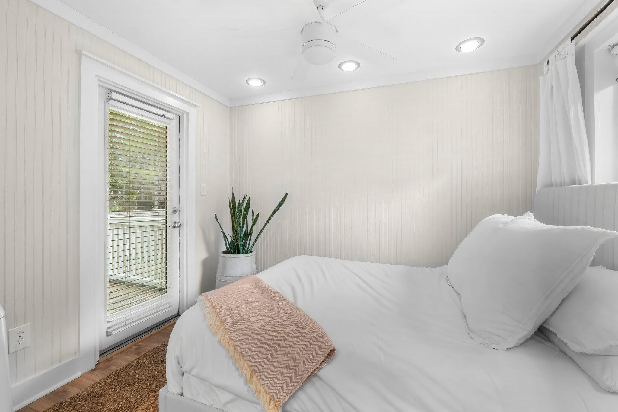 77 E Georgie Street