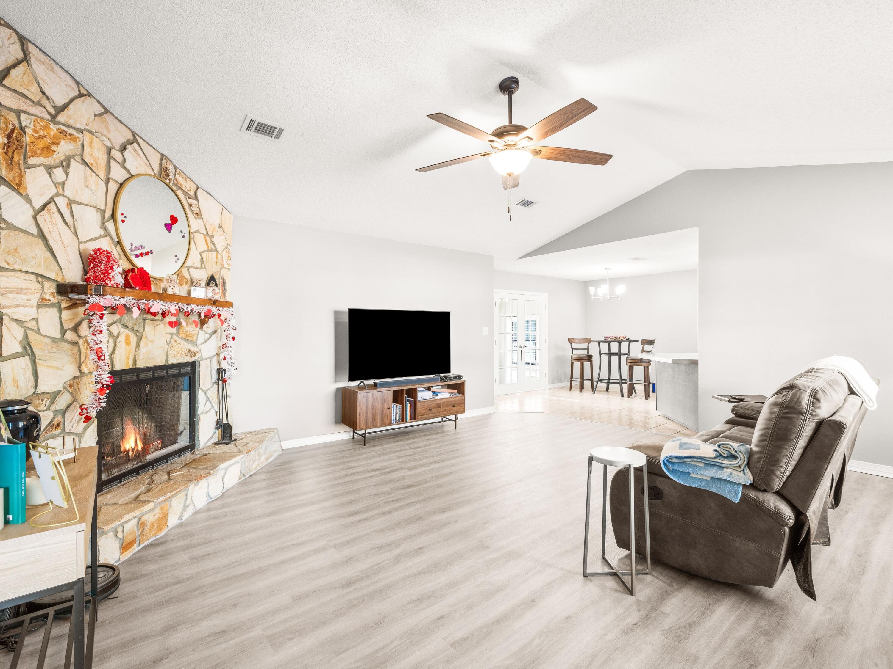 2554 Oleander Drive