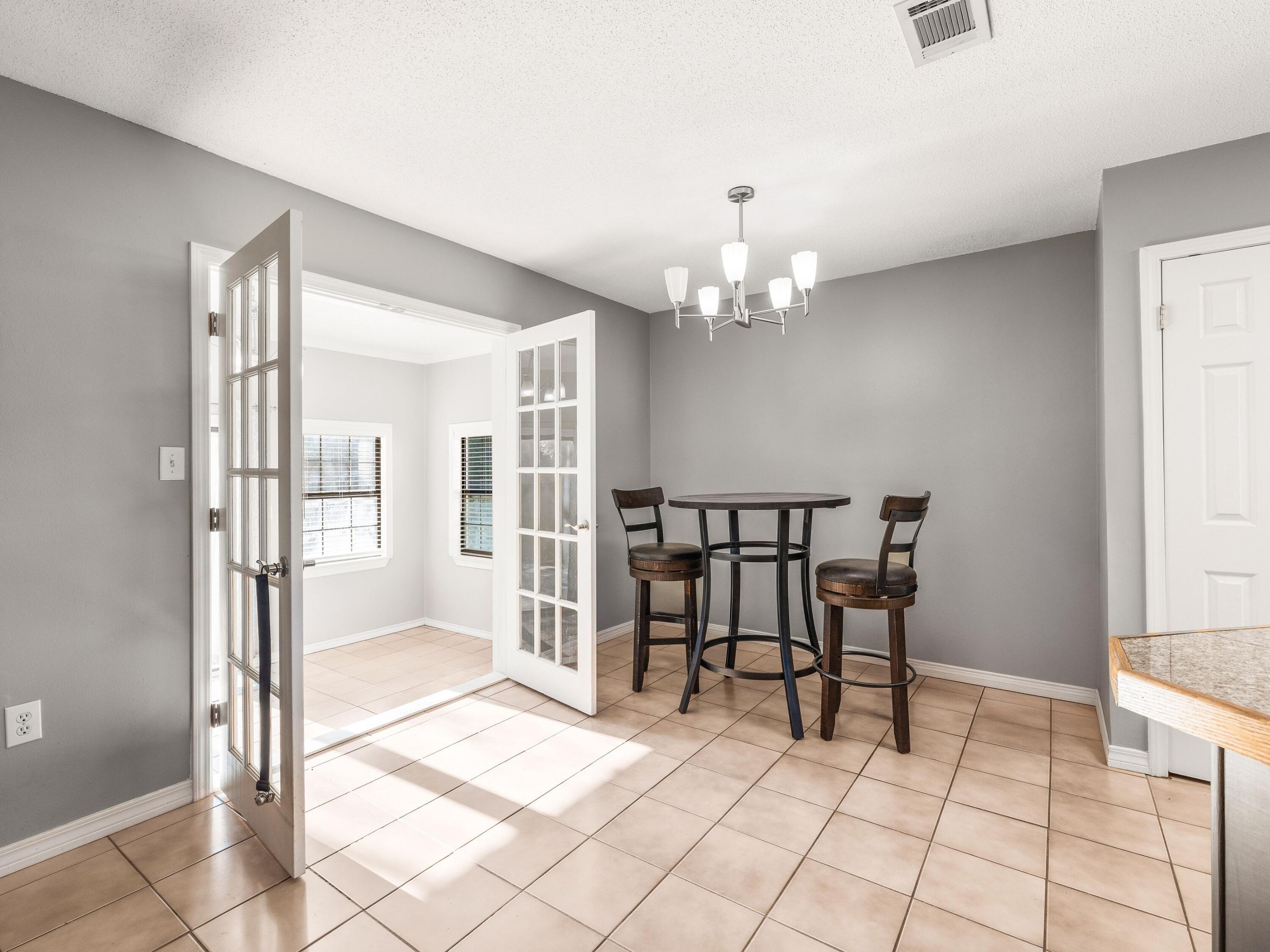 2554 Oleander Drive