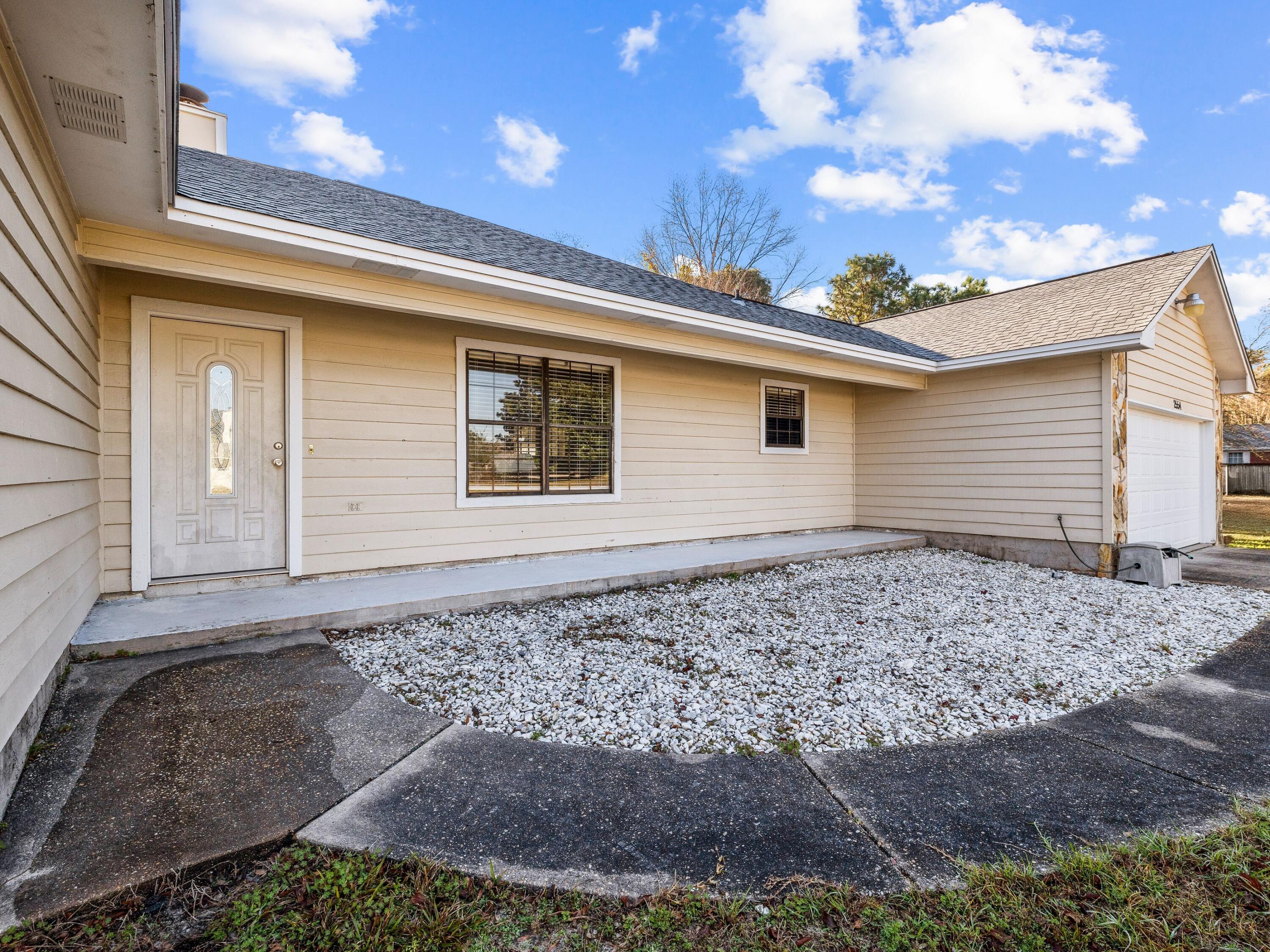 2554 Oleander Drive
