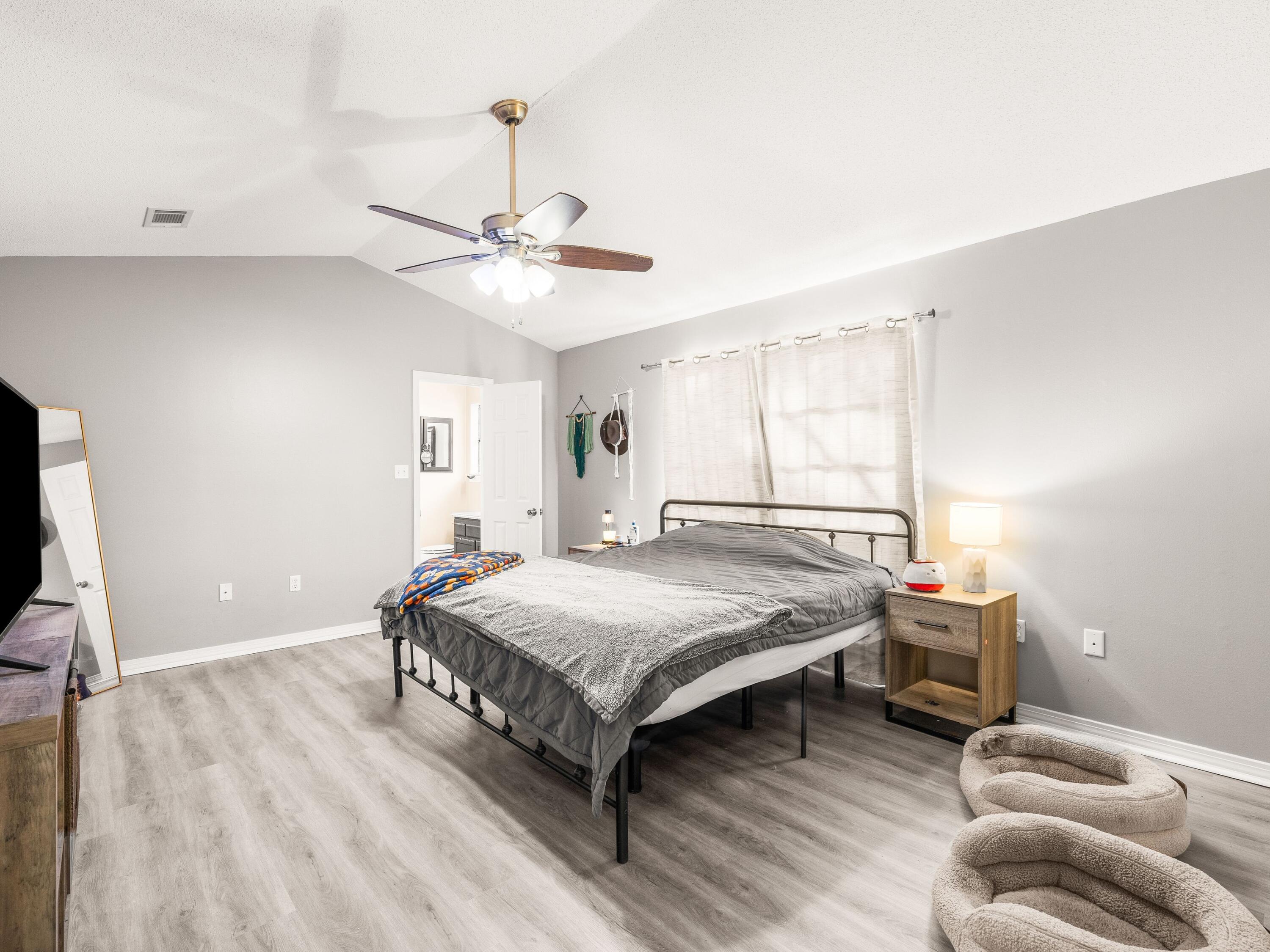 2554 Oleander Drive