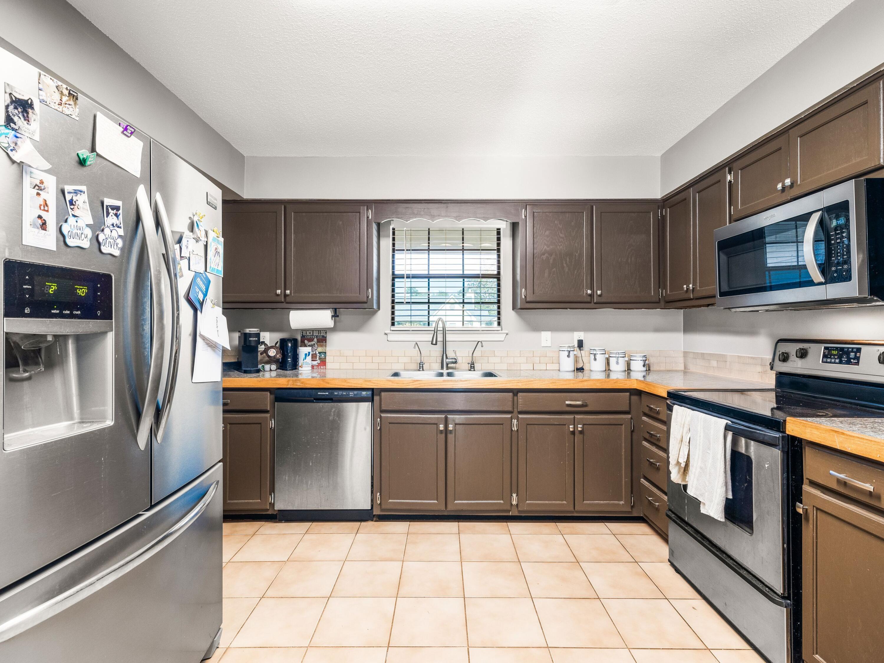 2554 Oleander Drive