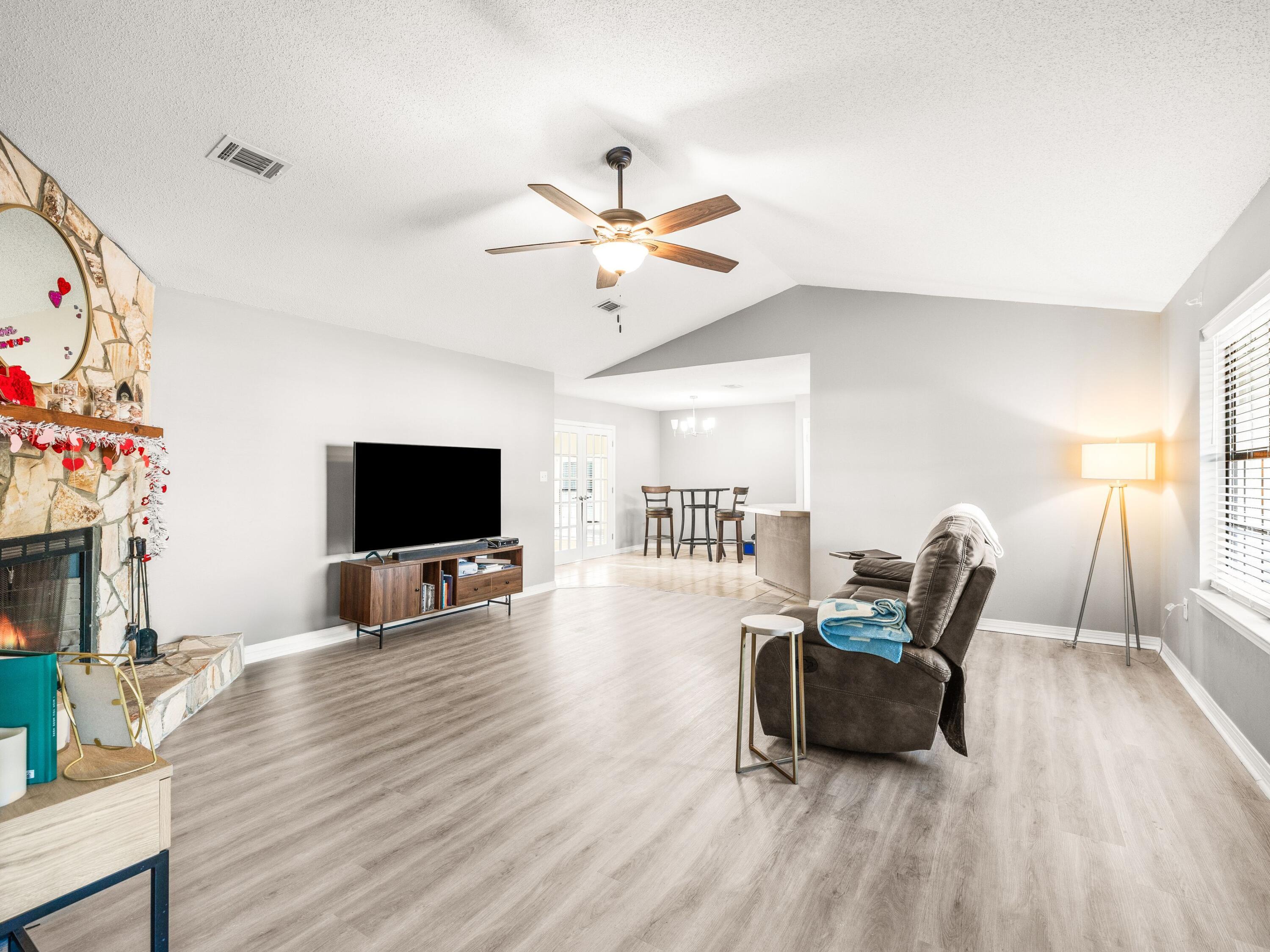 2554 Oleander Drive