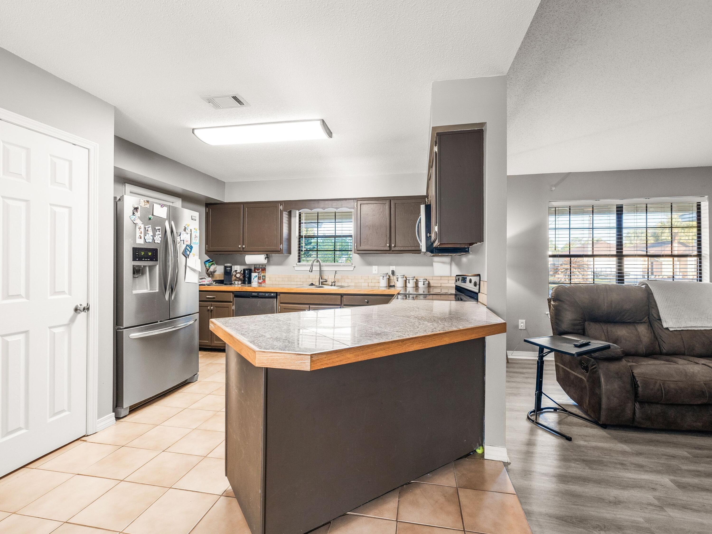2554 Oleander Drive