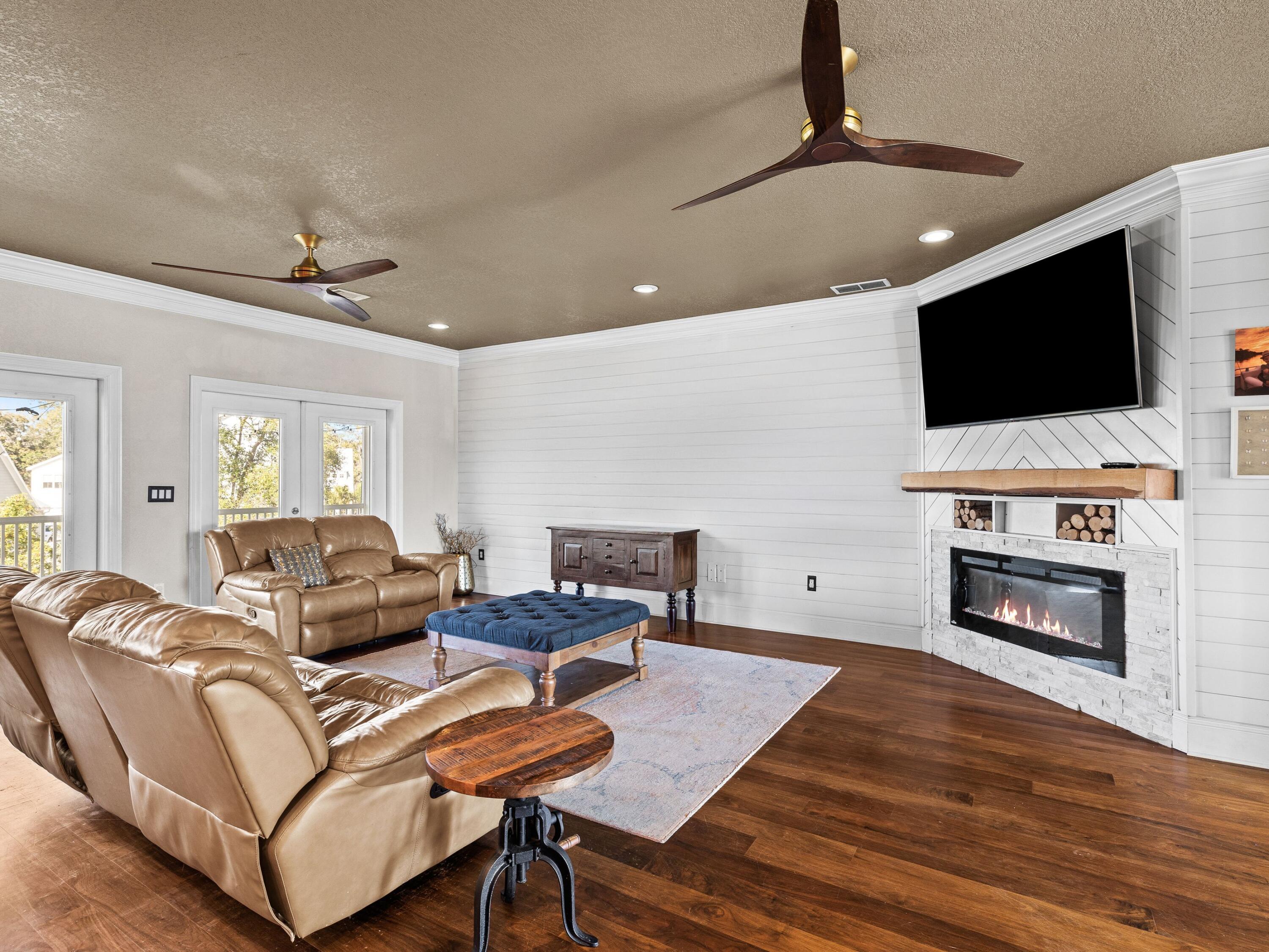 86 River Circle