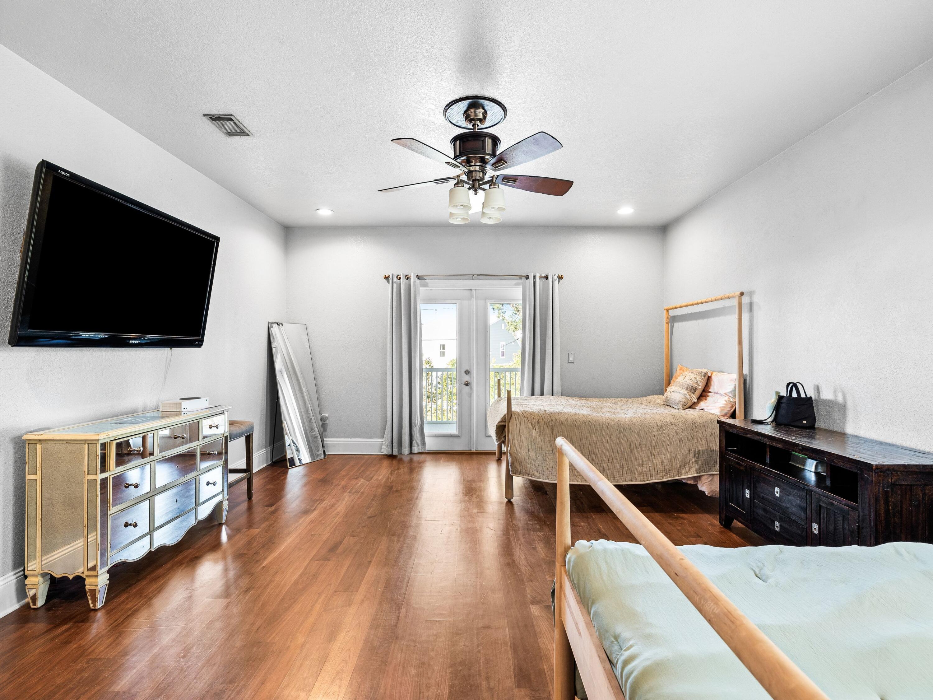 86 River Circle