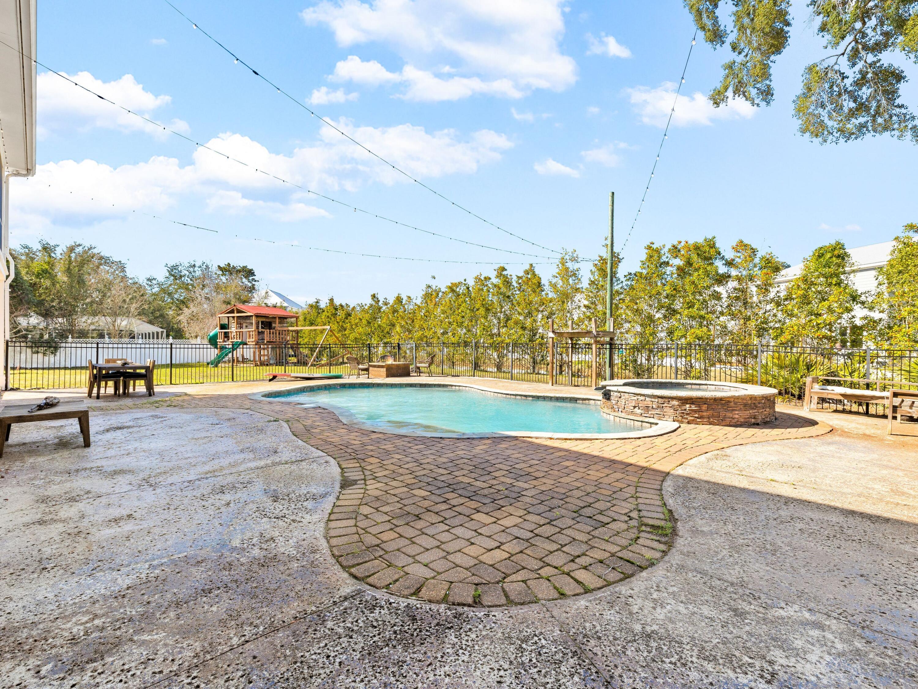 86 River Circle