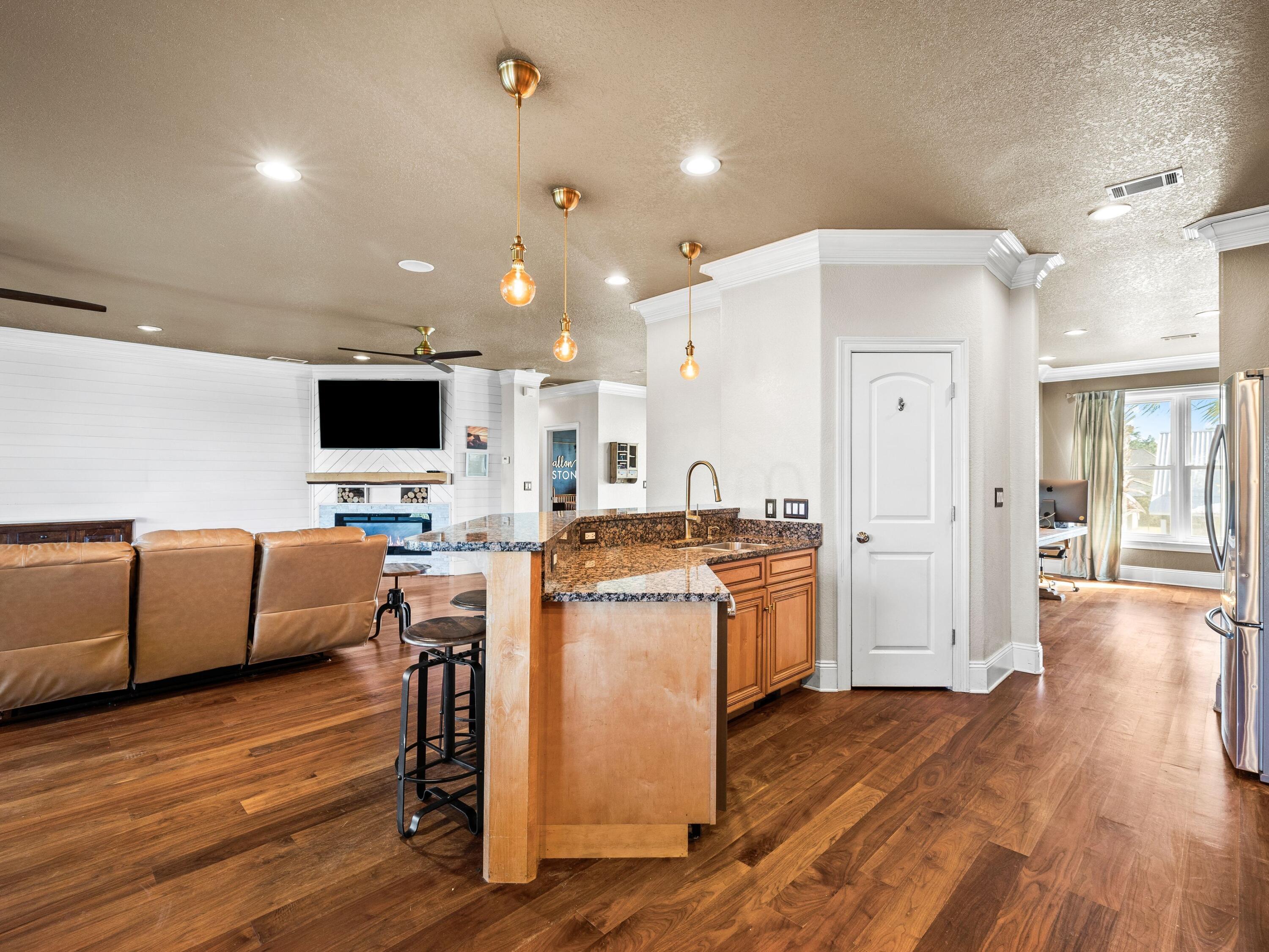 86 River Circle