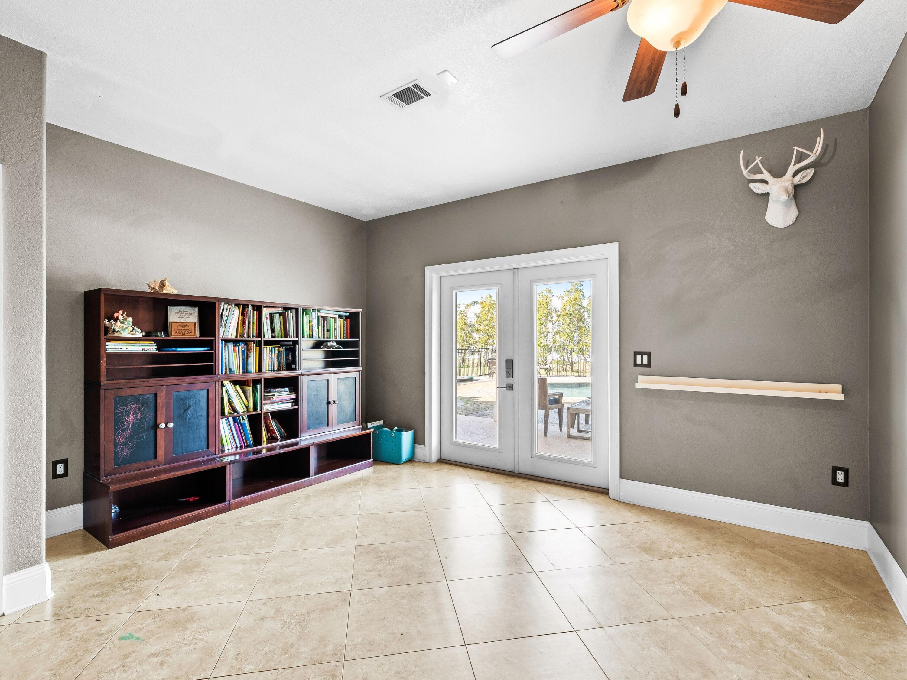 86 River Circle