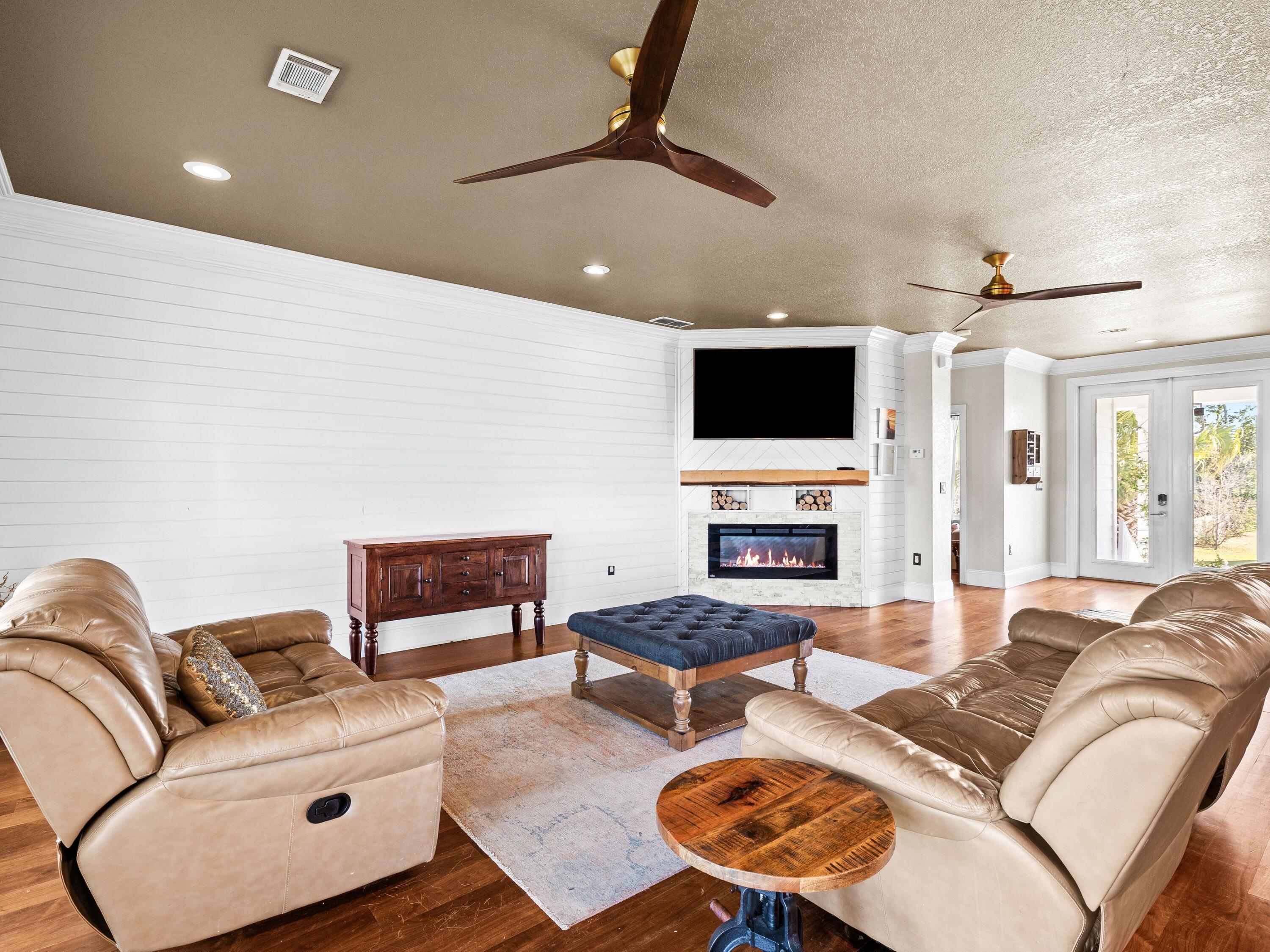 86 River Circle