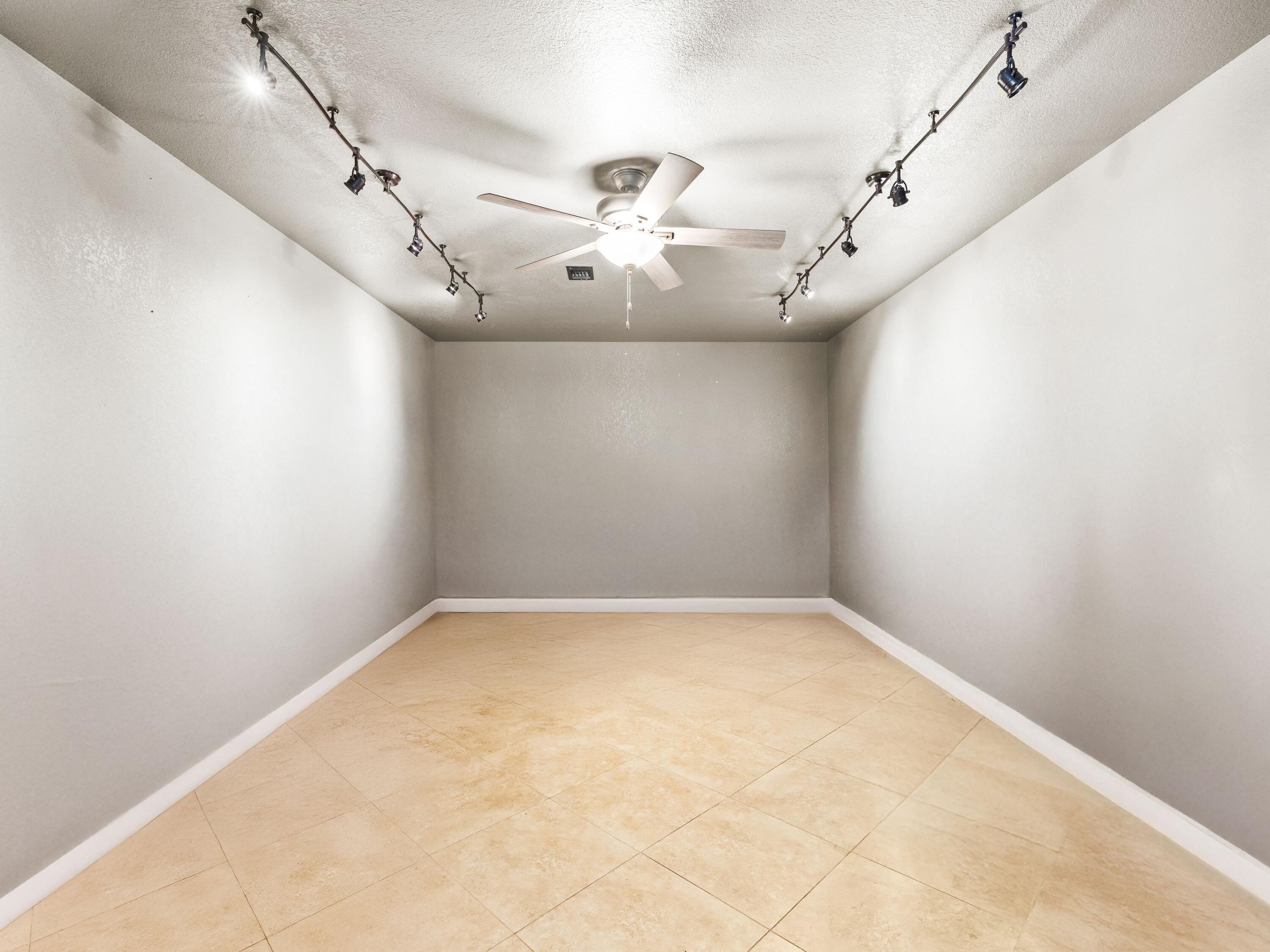 86 River Circle