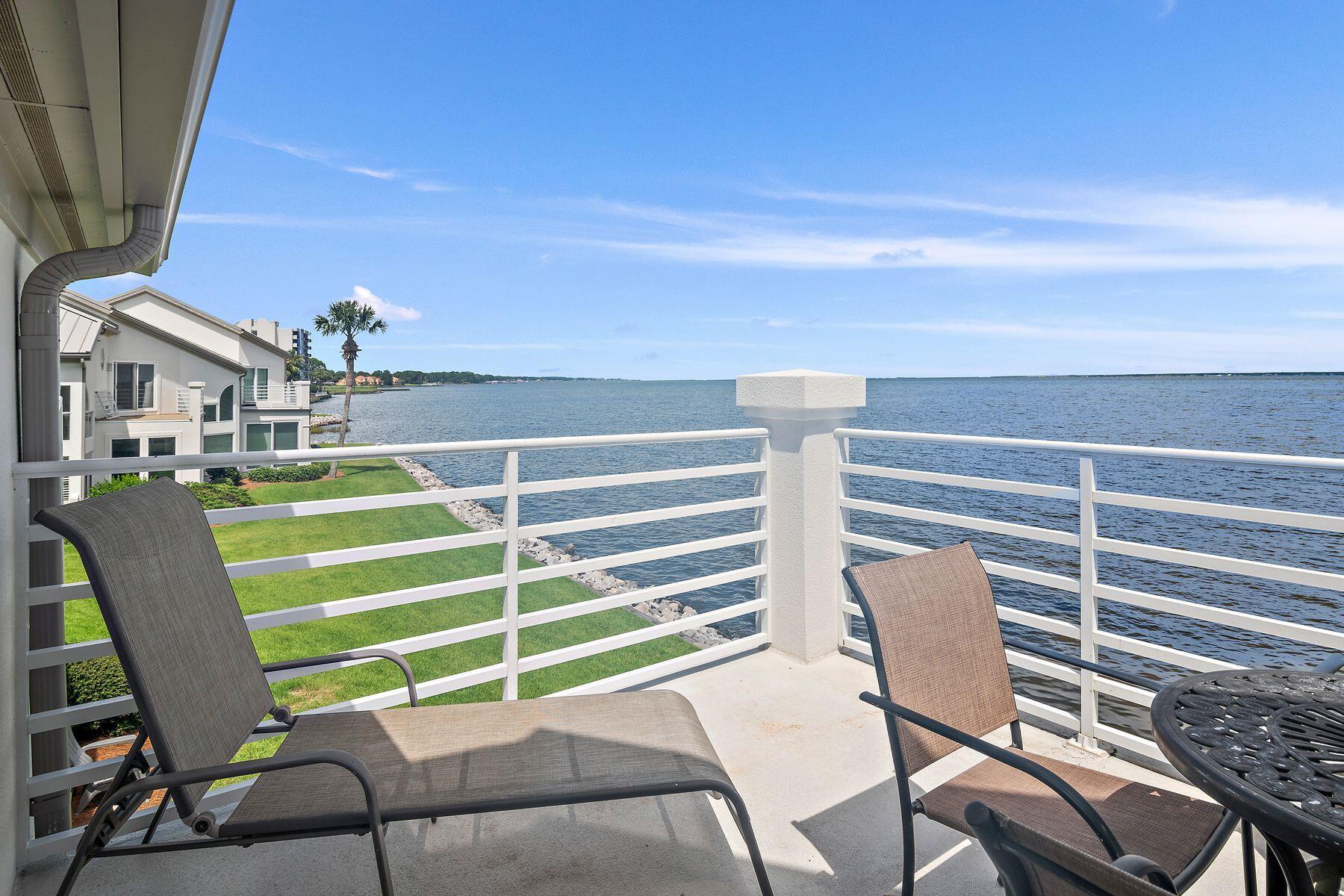 972 Northshore Drive