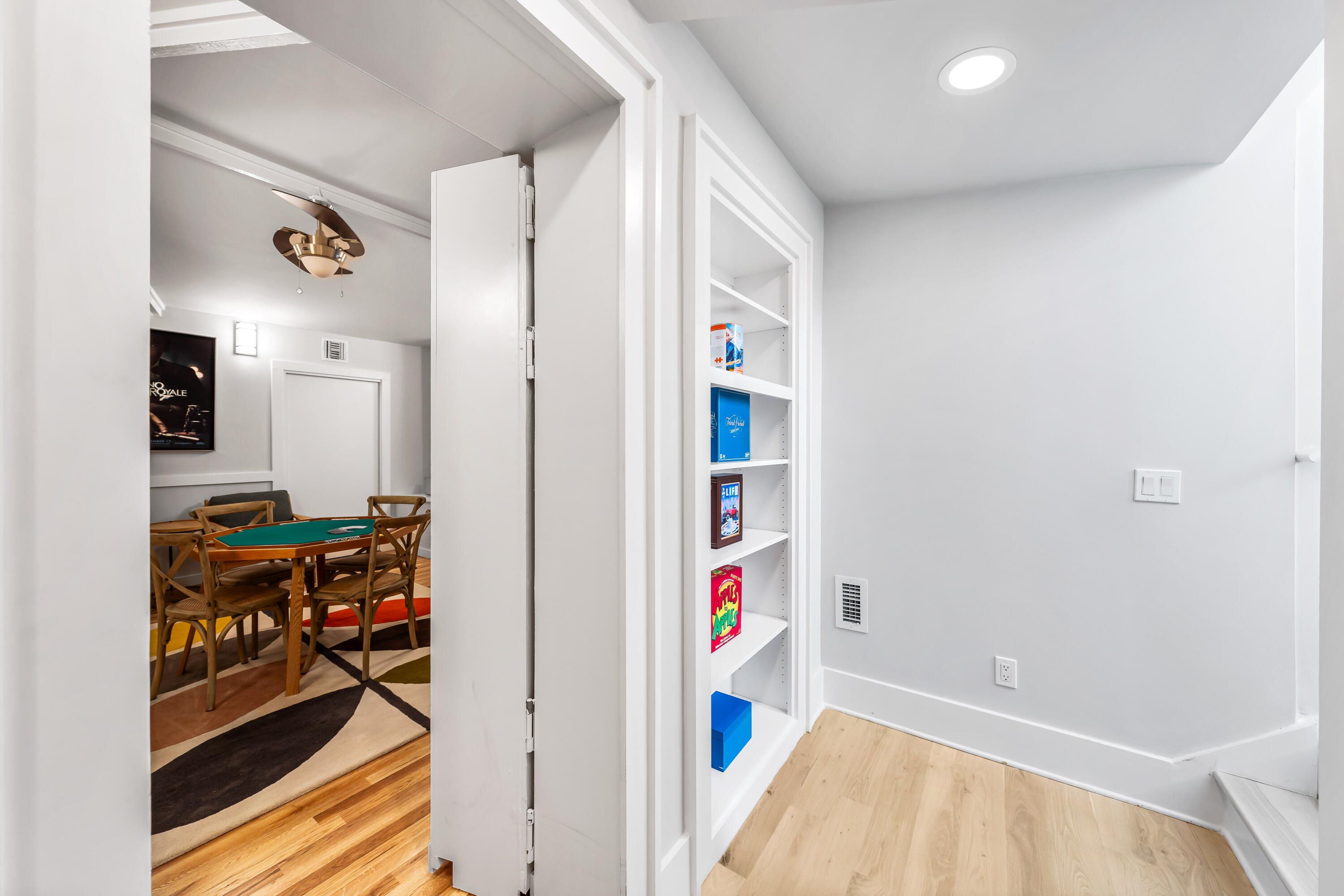 23 S Founders Lane