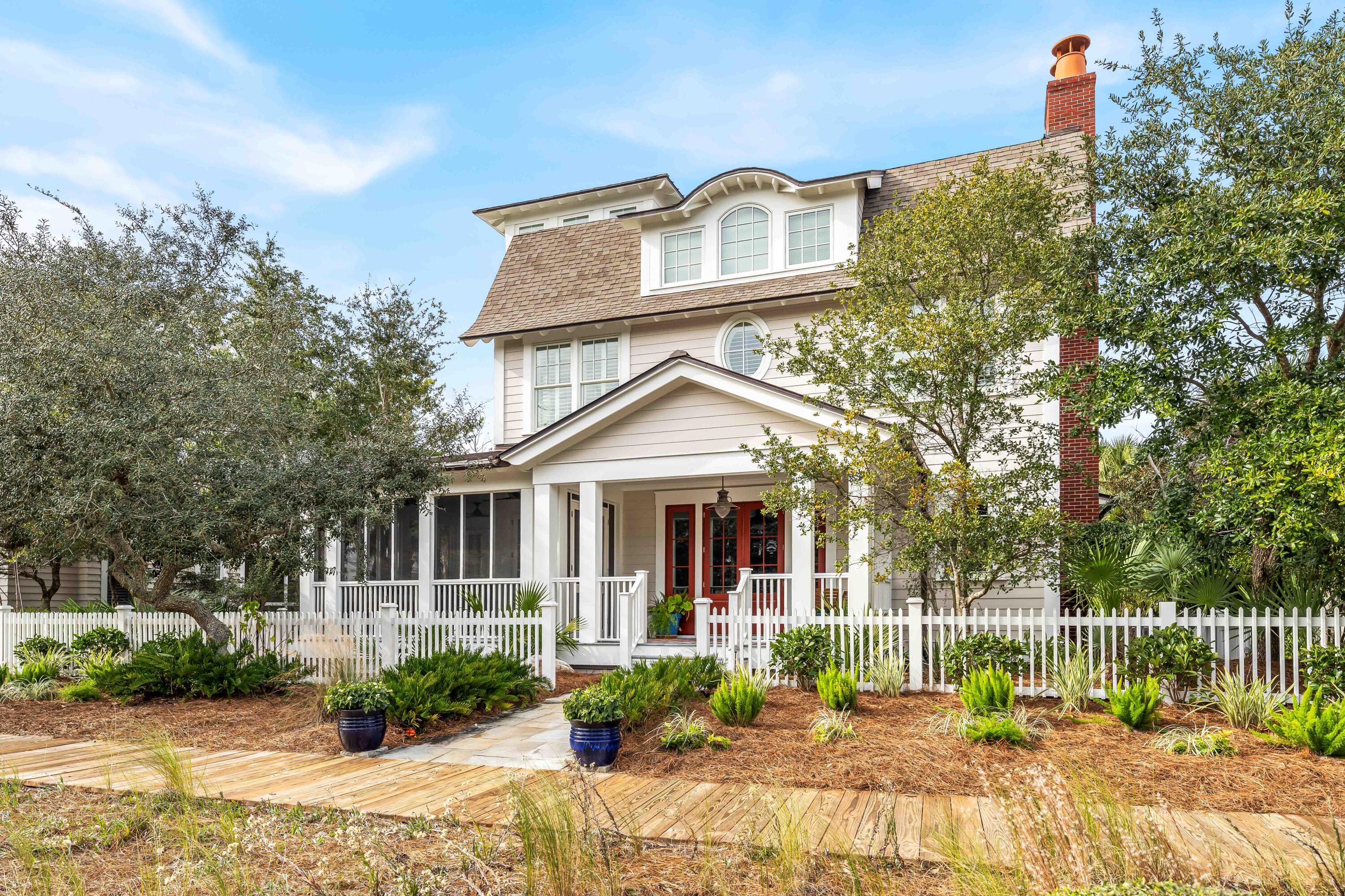 23 S Founders Lane