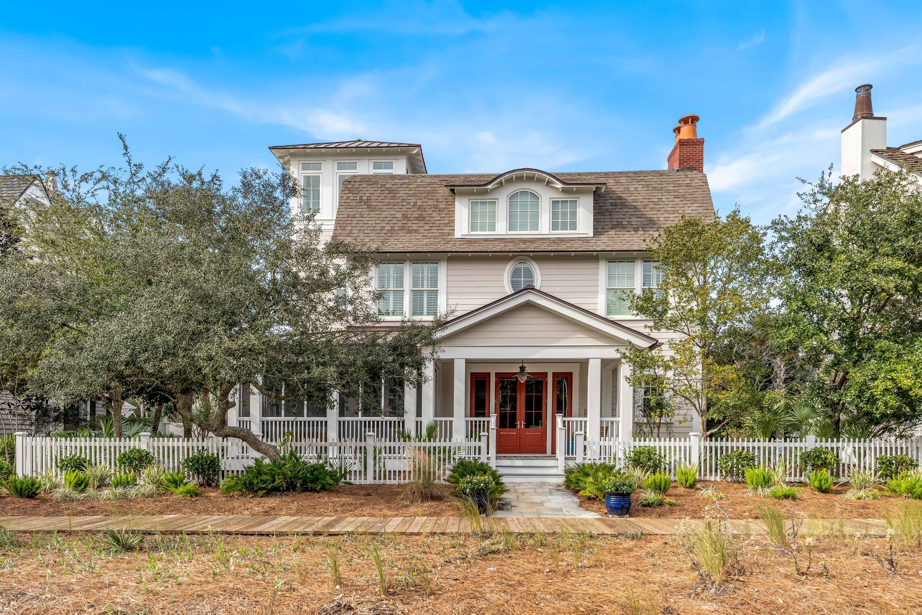 23 S Founders Lane